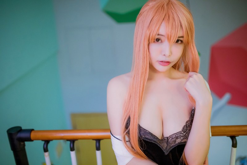 性感尤物夏小秋cosplay秀白嫩豪乳