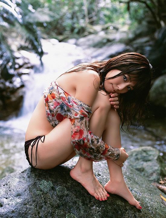 日本性感正妹杉本有美湿身写真