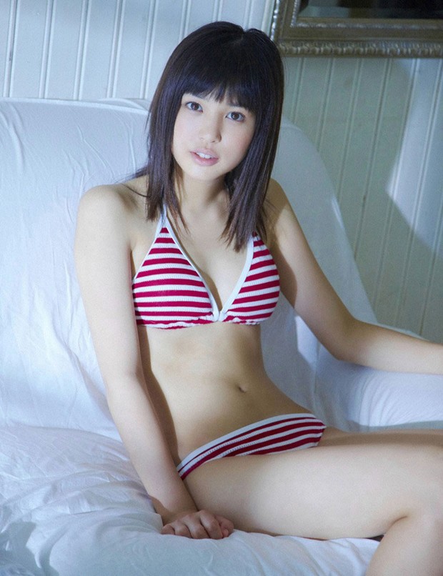 日本养眼美眉荒井萌清凉写真