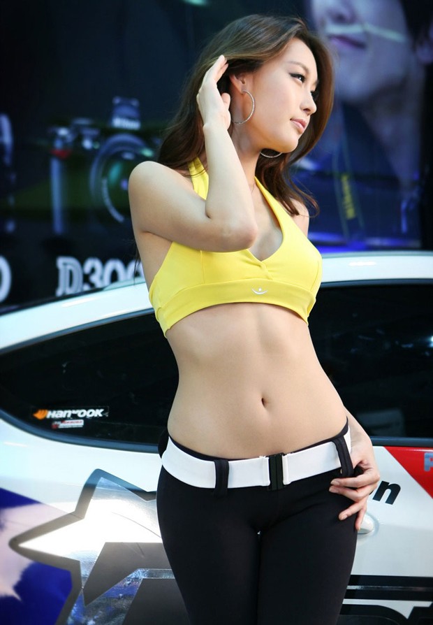 韩国美女车模黄仁智高清写真