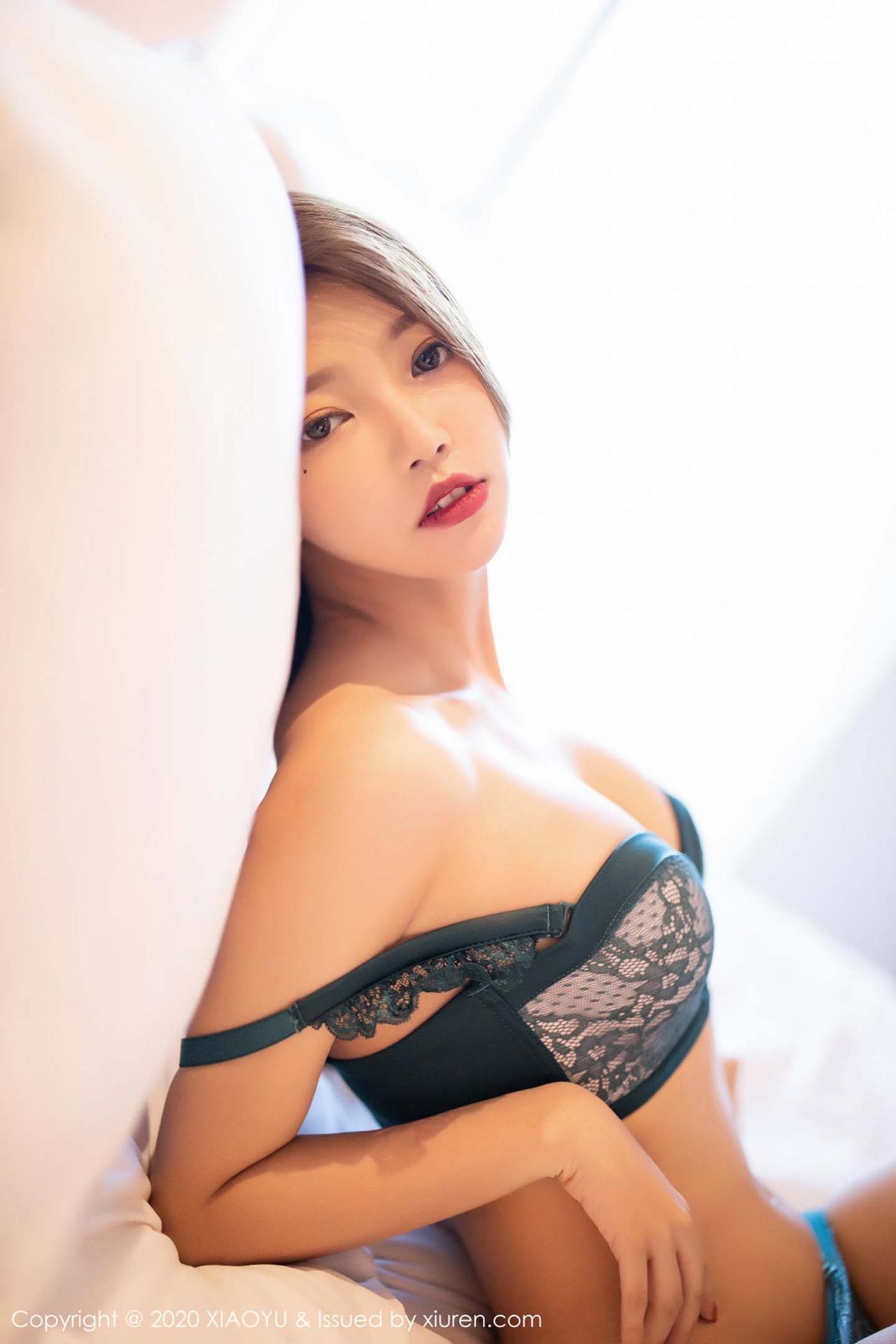 [XiaoYu画语界]Vol.337_女神冯木木LRIS私房性感青瓷色内衣秀完美身材诱惑写真50P