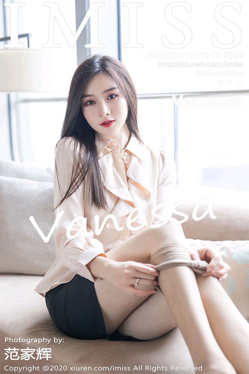 气质美女Vanessa经典职场制服主题沙发上性感内衣完美诱惑写真