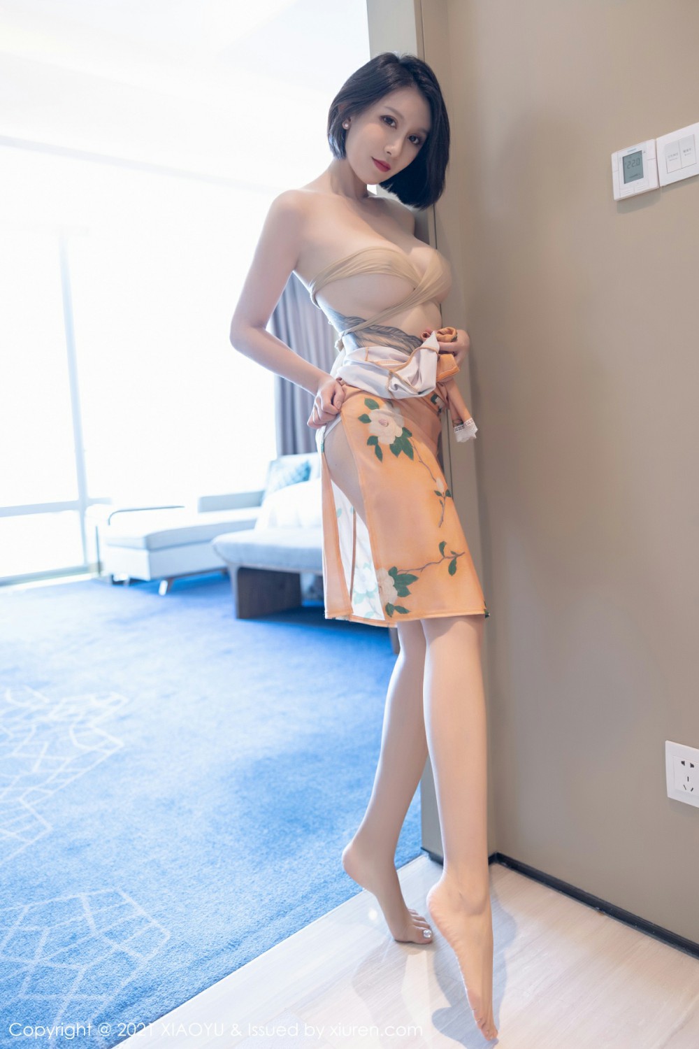 [XIAOYU语画界] 2021.11.10 VOL.651 潘朵拉 Laa 浪漫旗袍与极致丝袜 性感写真 [74+1P]