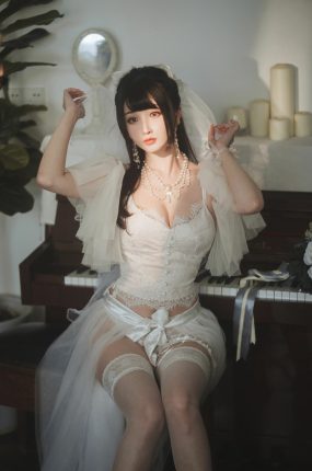 透明婚纱 –  rioko凉凉子