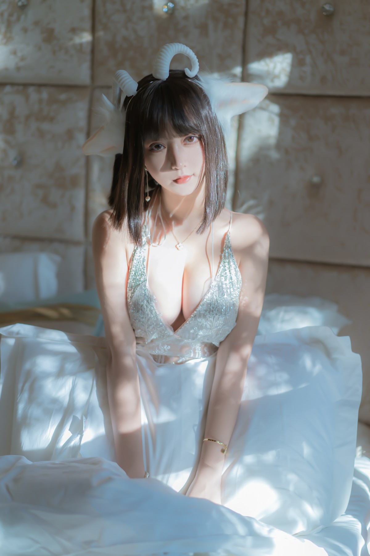 [COSPLAY]过期米线线喵 – 小羊