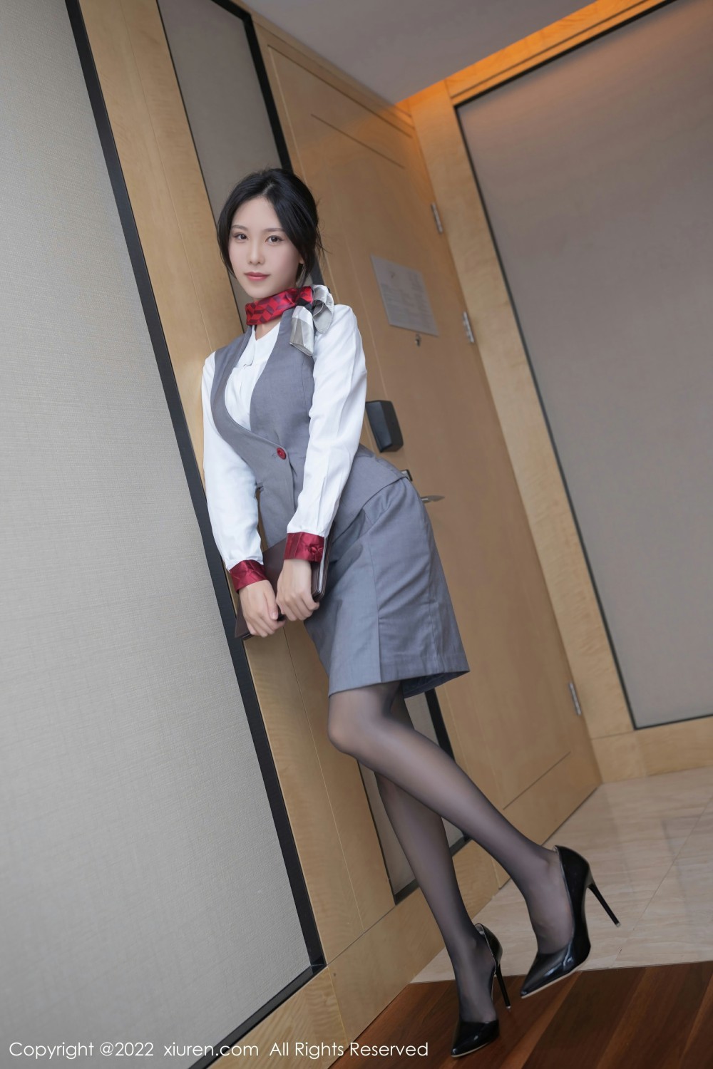 [XiuRen秀人网] 2022.05.18 No.5027 利世 空姐制服 性感写真[83+1P]