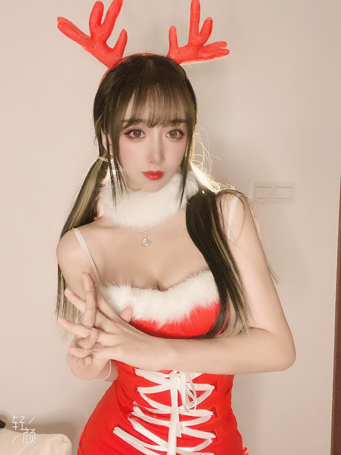 [COSPLAY]过期米线线喵 – 圣诞特辑