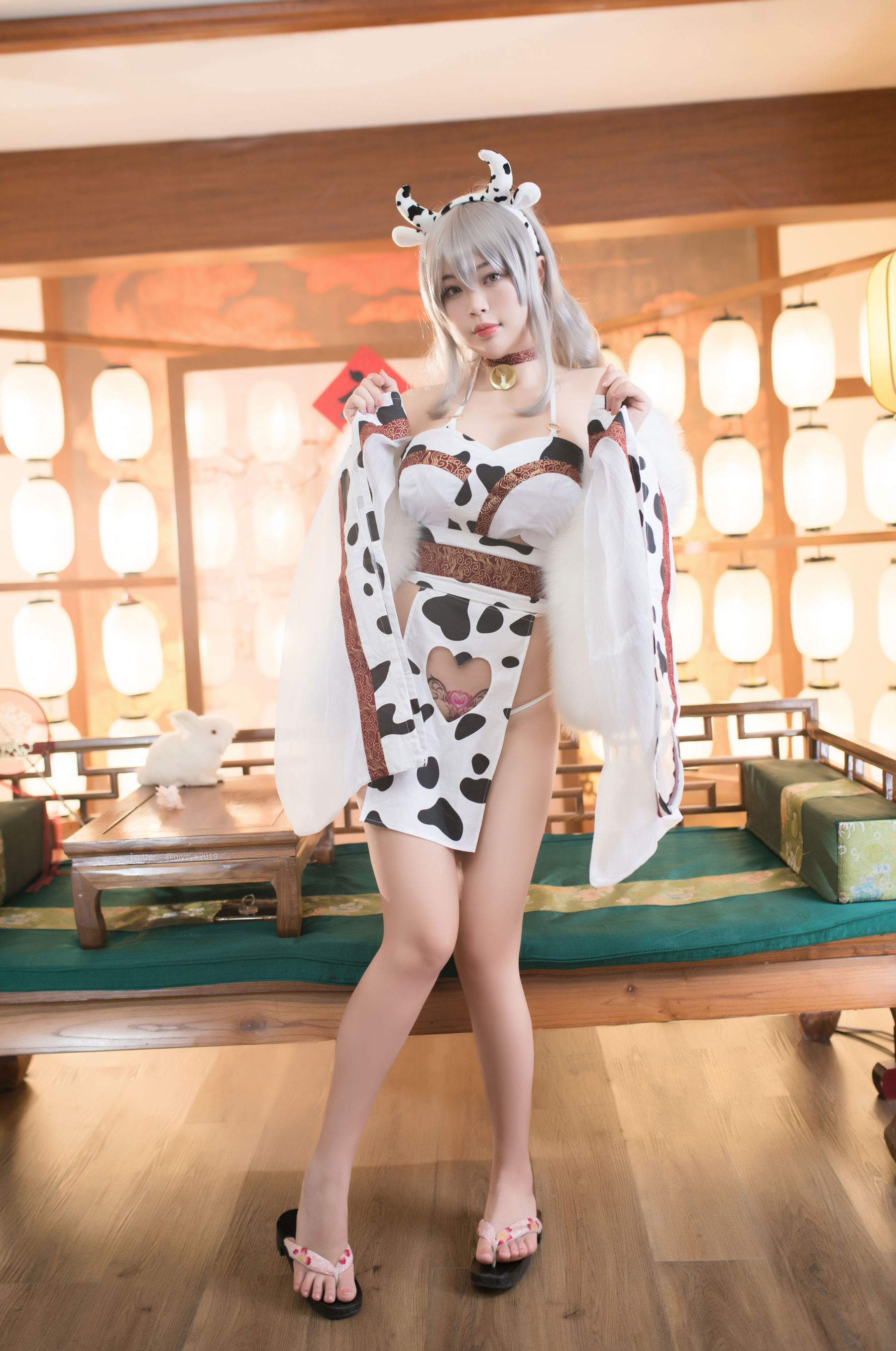 [COSPLAY]萌系小姐姐-白烨 – 色牛牛