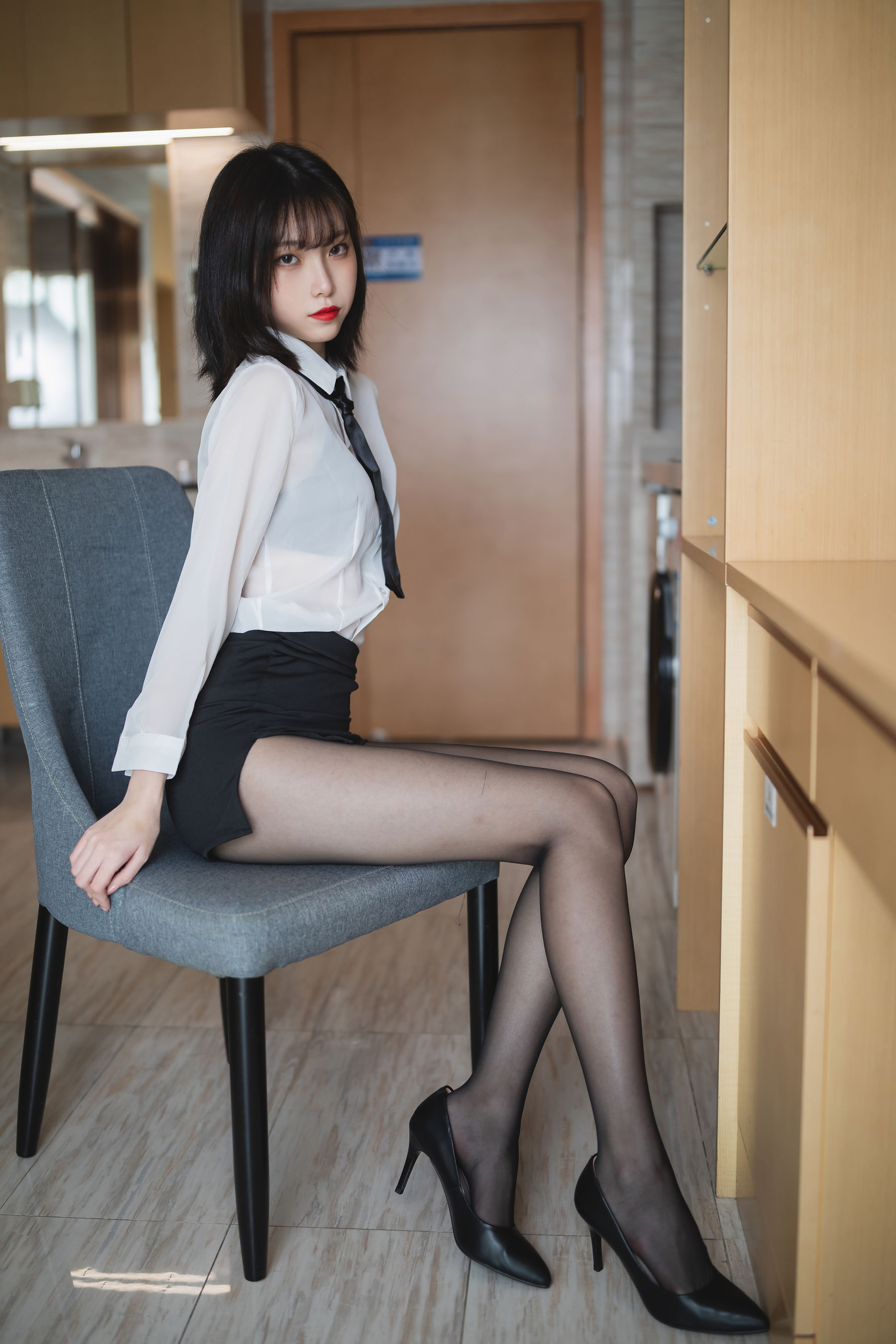 [COSPLAY]许岚 – OL制服