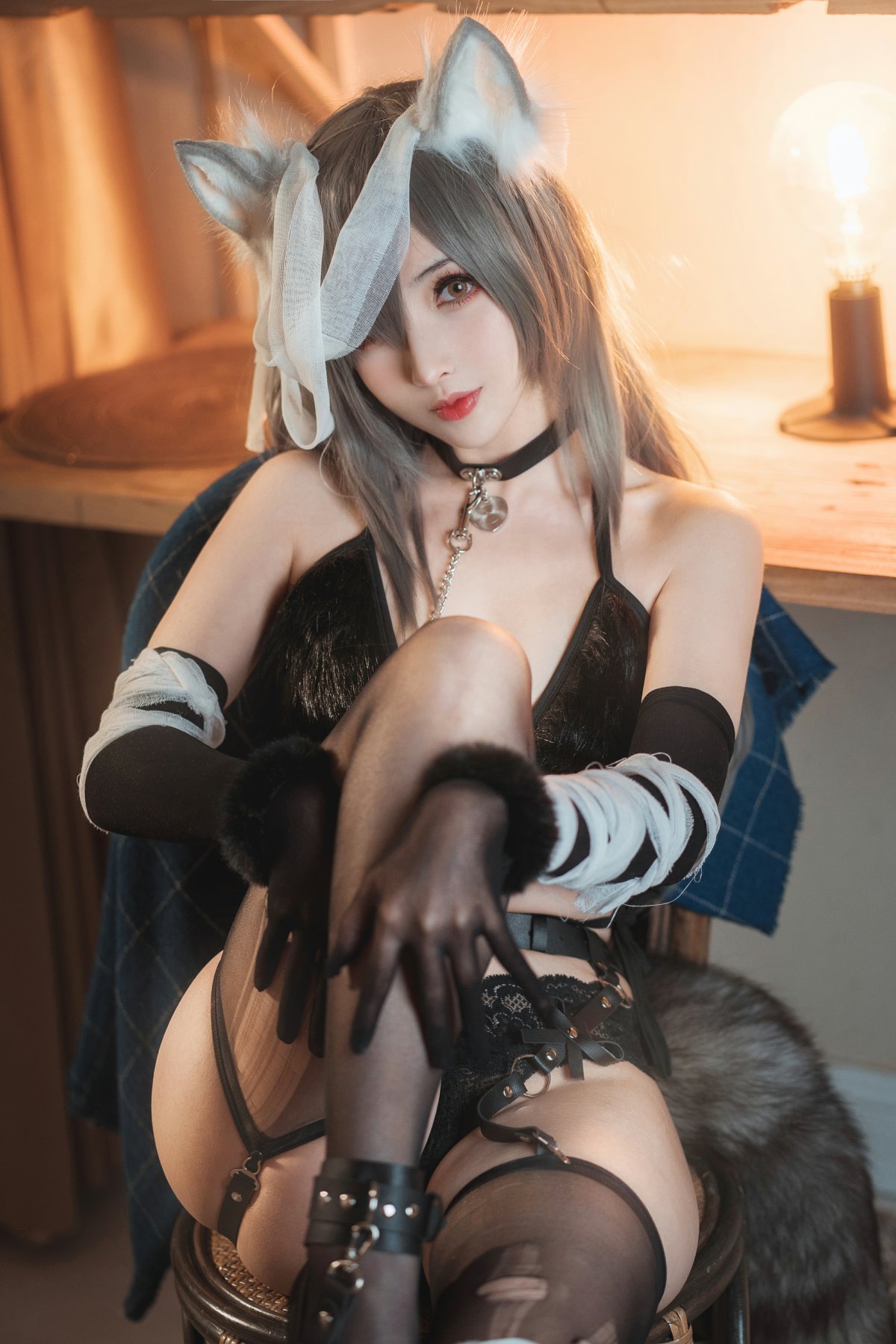 [COSPLAY]rioko凉凉子 – 受伤的灰狼姐姐