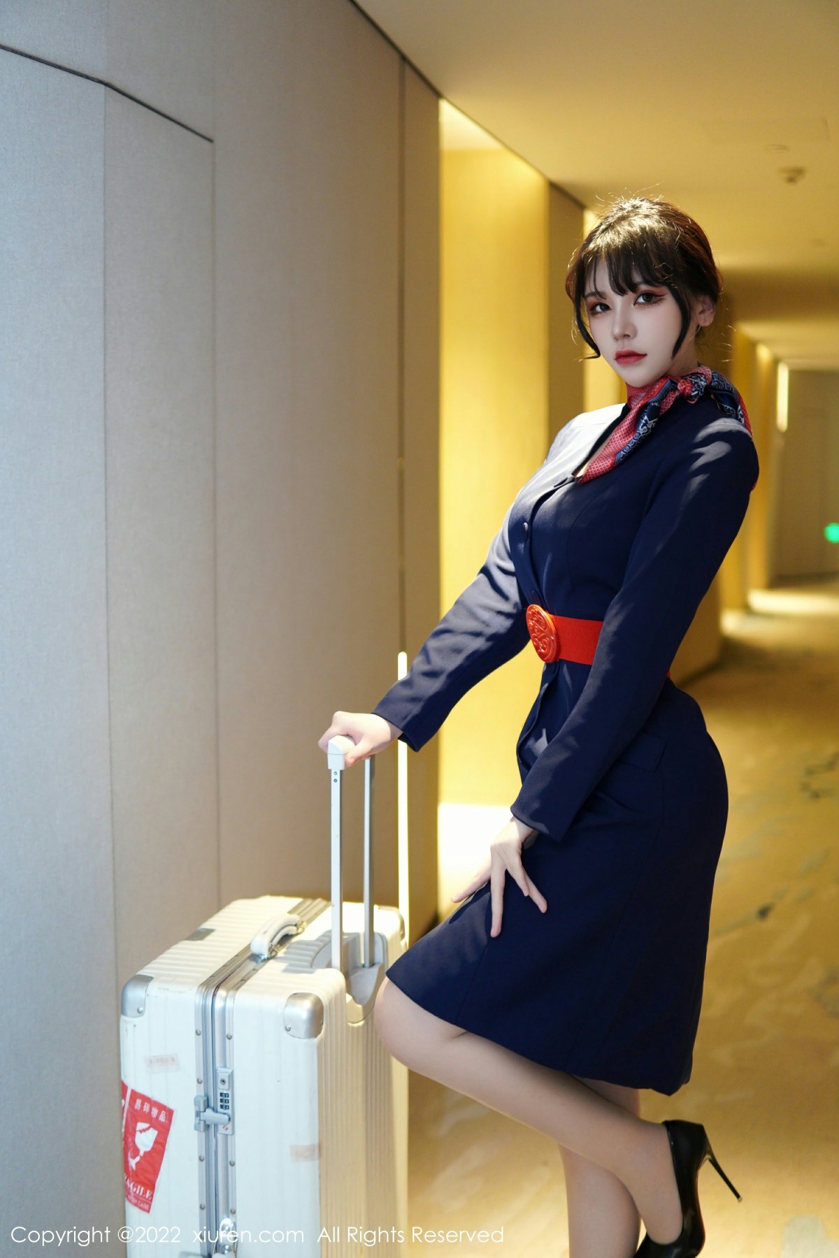 [XiuRen秀人网] 2022.12.27 No.6048 桃桃子_ 第二套写真 性感深蓝色空姐制服 [82+1P]