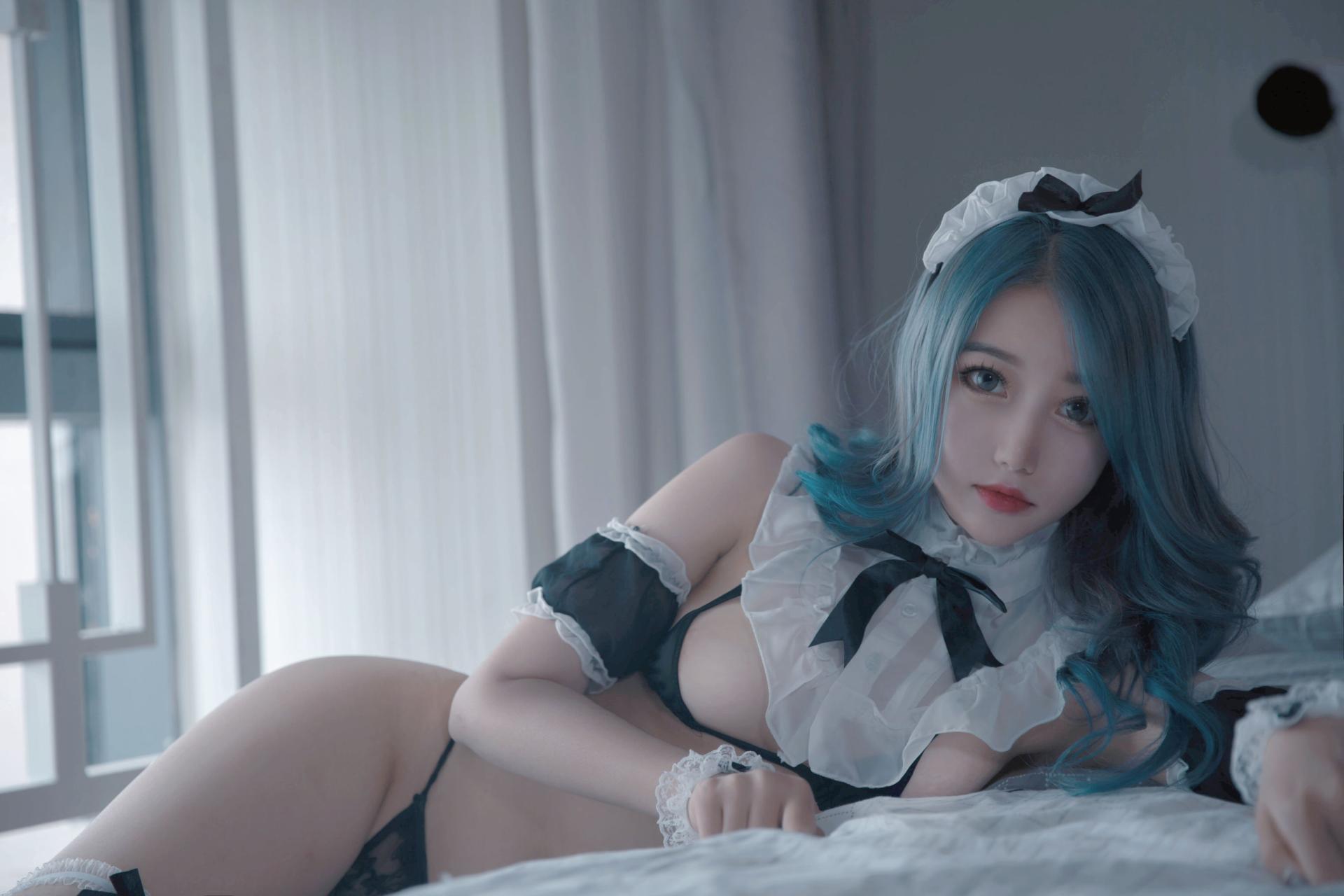 [COSPLAY]eloise软软 – 三点与黑丝