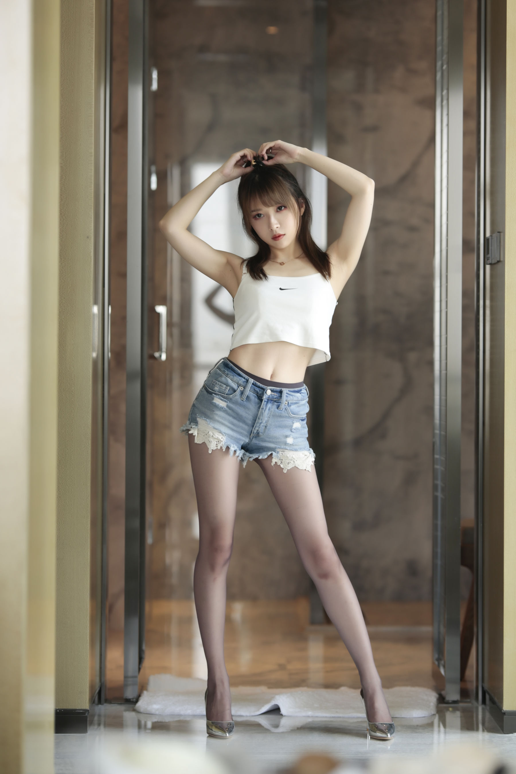 [COSPLAY]小女巫露娜 – 牛仔小裤裤