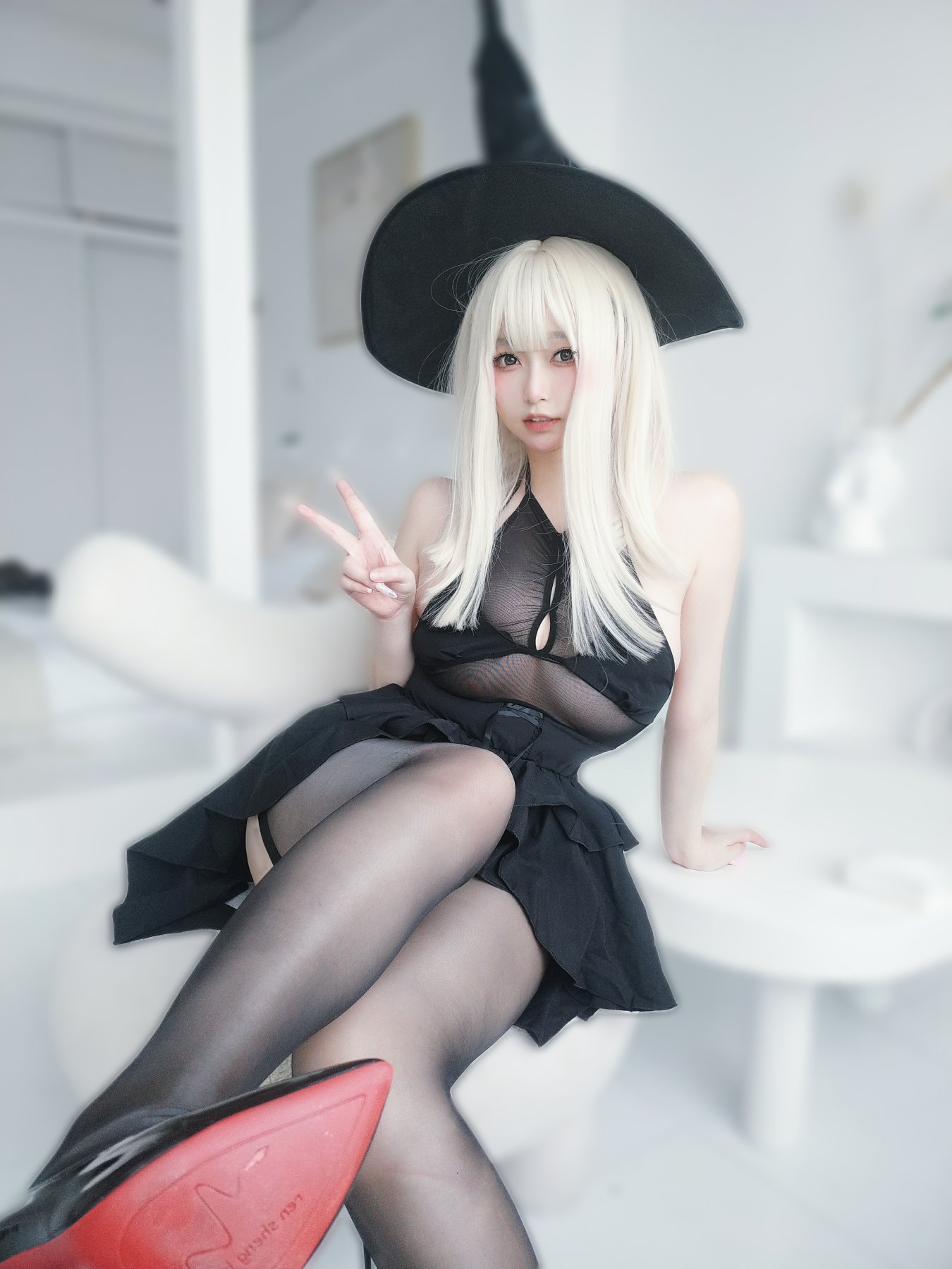 [COSPLAY]女主K – 女巫