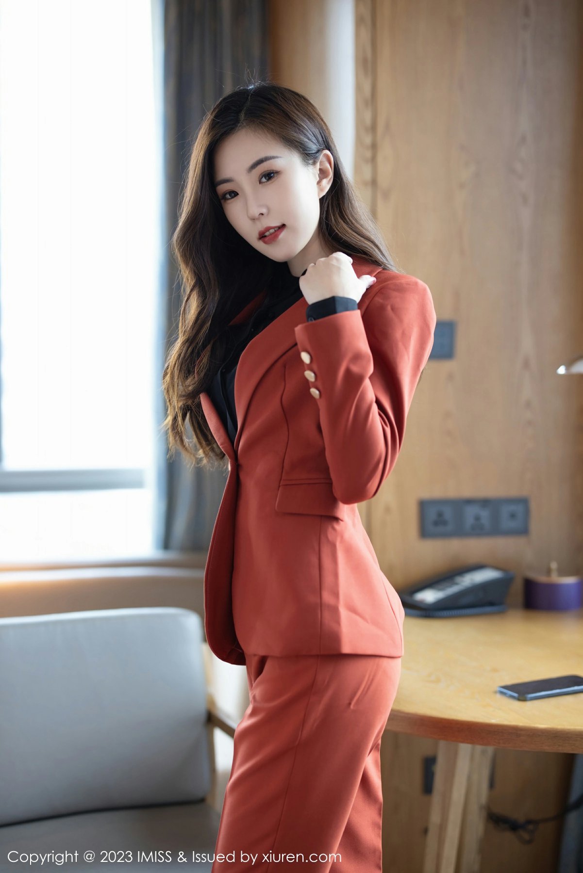 [IMISS爱蜜社] 2023.02.15 VOL.717 杨紫嫣candy 现代职场OL 诱人原色丝袜 性感写真 [60+1P]