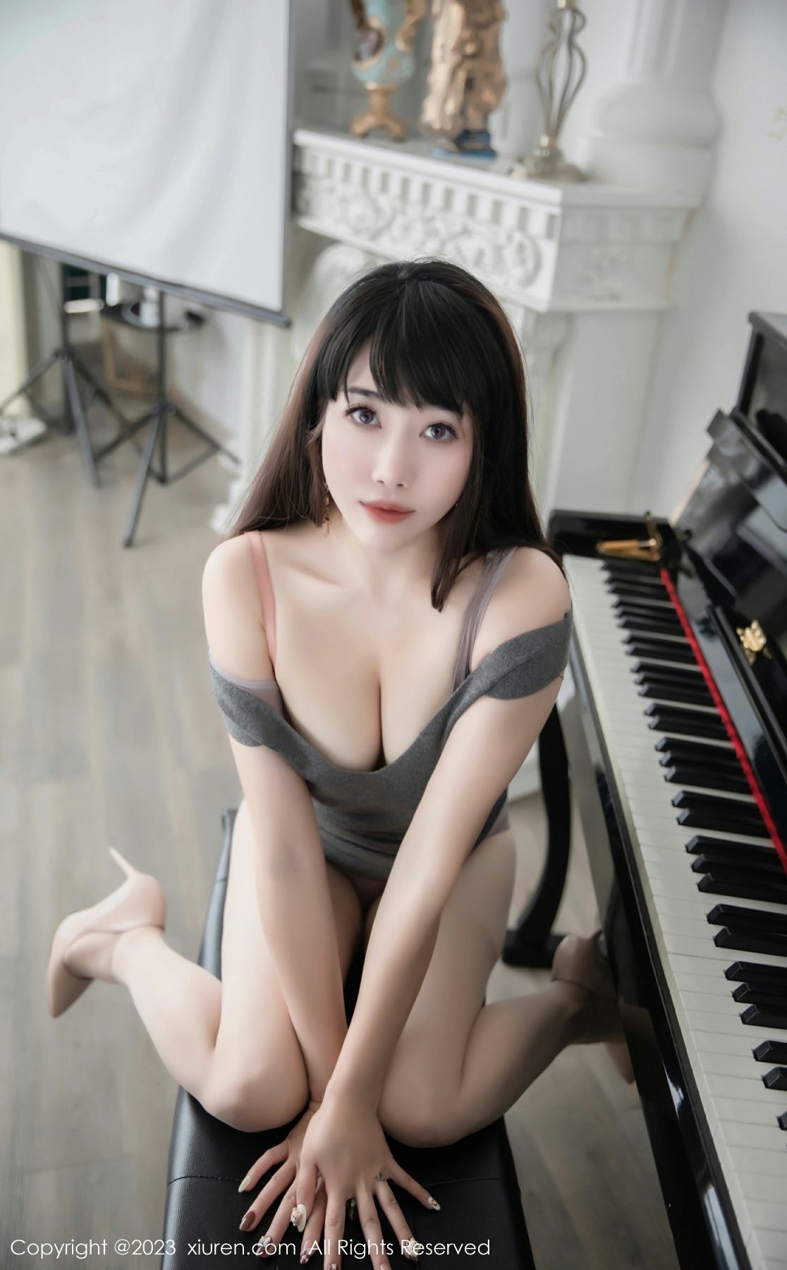 [XiuRen秀人网] 2023.04.07 No.6532 严利娅Yuliya 家庭钢琴师角色扮演 性感写真 [72+1P]