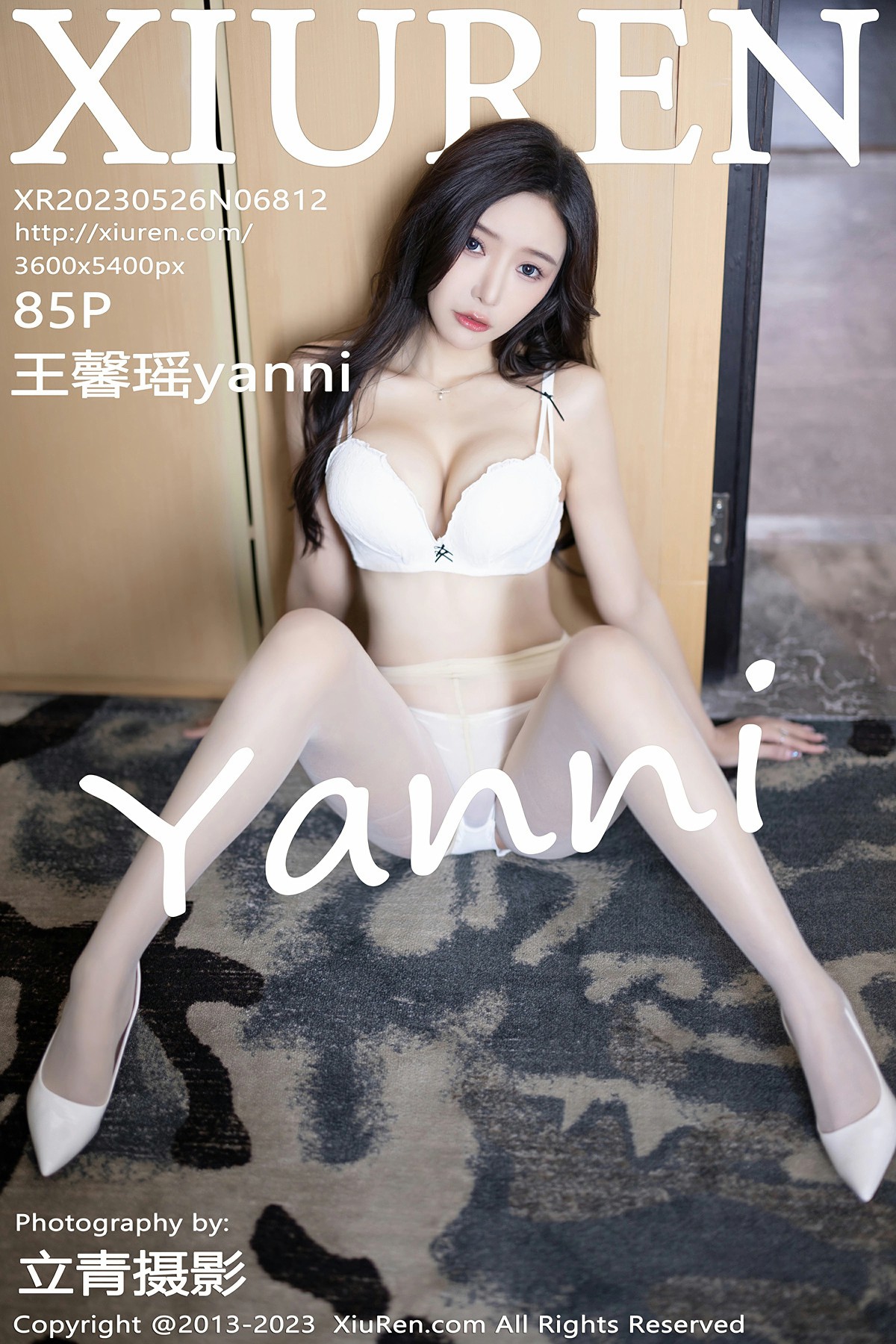 [XiuRen秀人网] 2023.05.26 No.6812 王馨瑶yanni 蓝色花色连衣裙 性感写真 [85+1P]