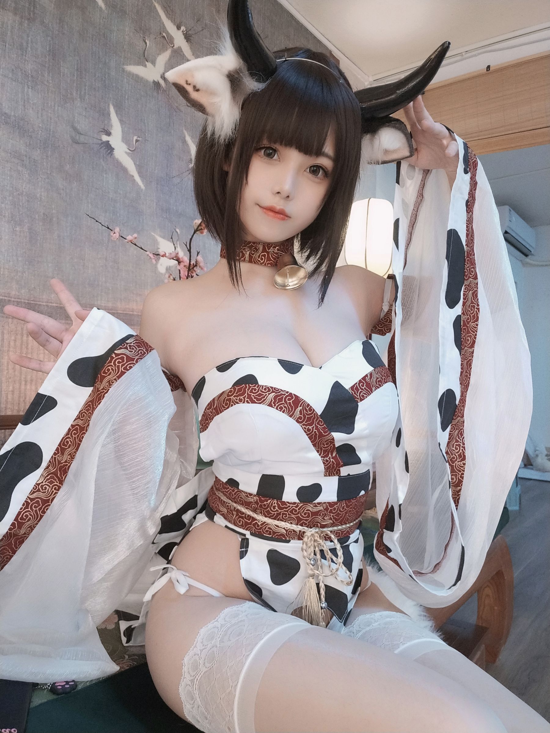 [COSPLAY]蜜汁猫裘 – 奶牛