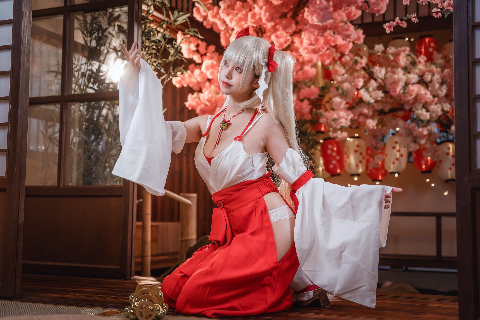 [COSPLAY]蜜汁猫裘 – 可畏巫女