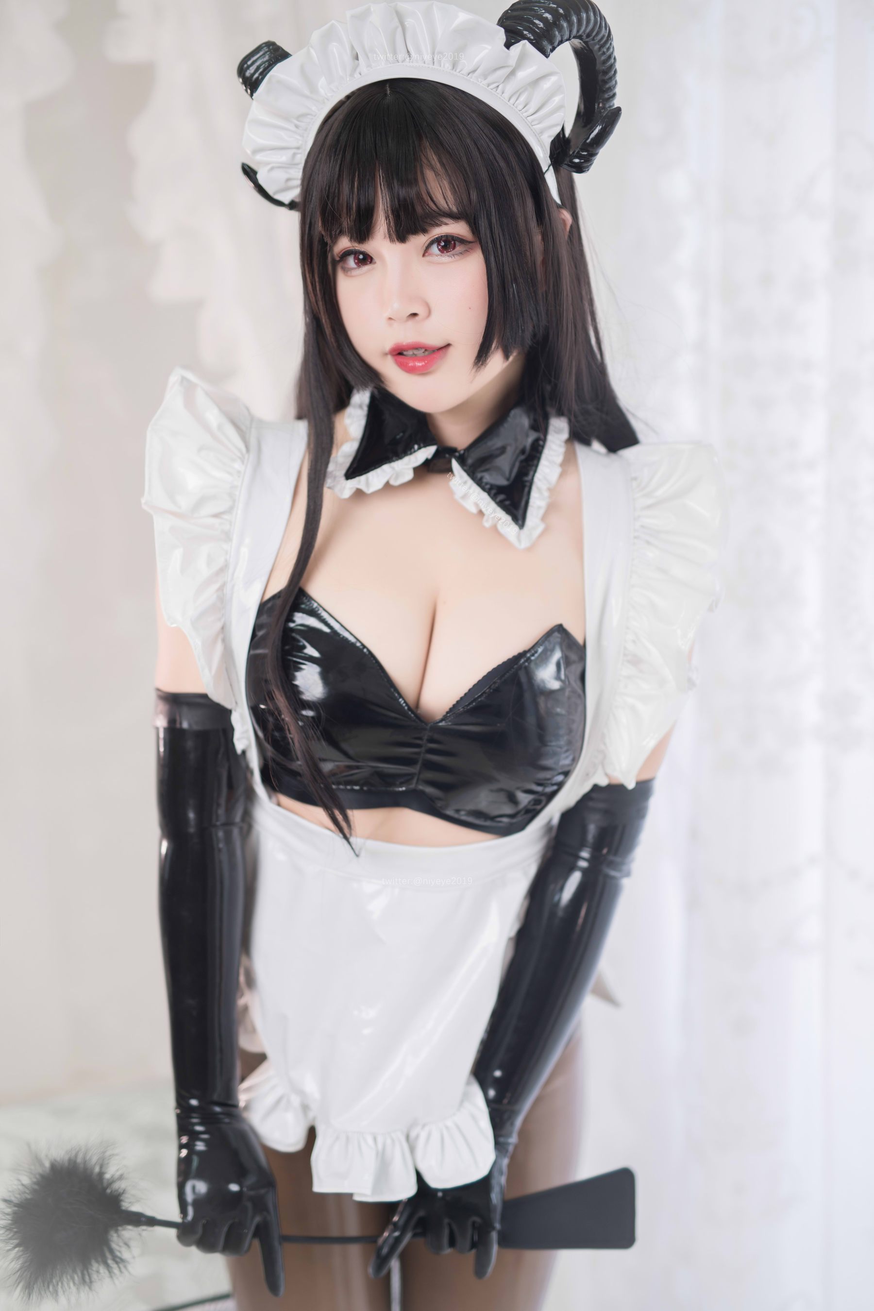 [COSPLAY]萌系小姐姐-白烨 – 胶衣魅魔姐姐