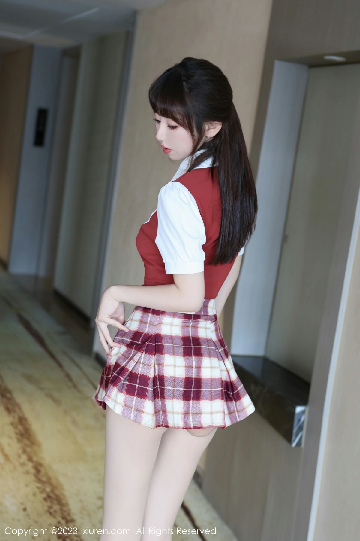 [XiuRen秀人网] 2023.12.22 No.7851 金tiao 学妹制服 红色轻透内衣 性感写真 [77+1P]