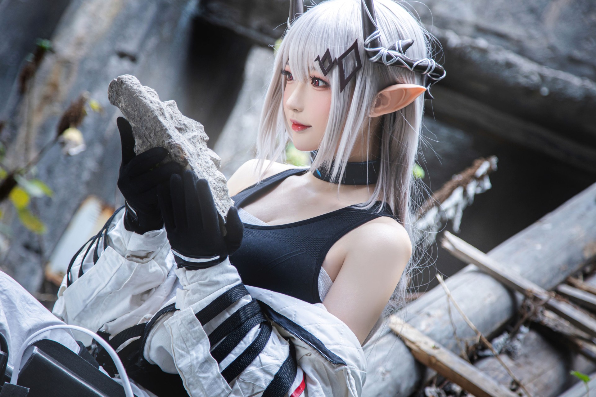 [COSPLAY] 南宫 – 明日方舟 泥岩