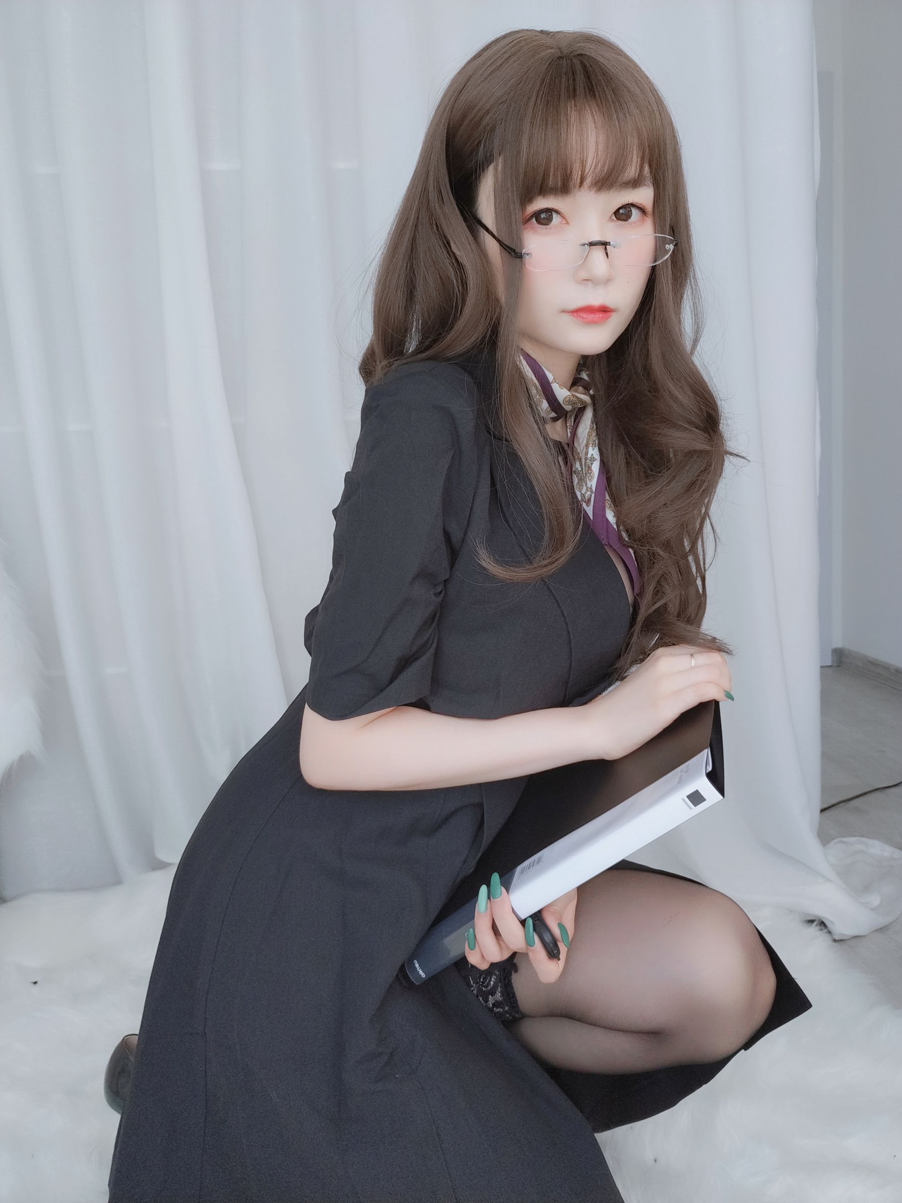 [COSPLAY] Coser小姐姐白银 – OL下的内衣