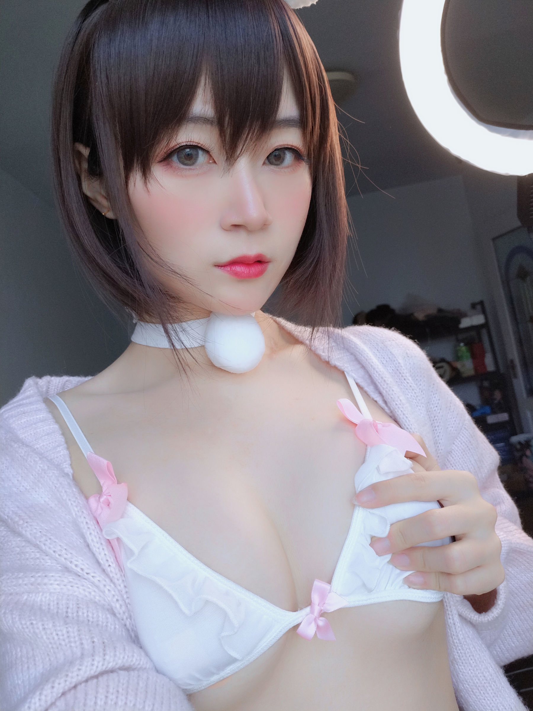 [COSPLAY] Coser小姐姐白银 – 可爱兔子