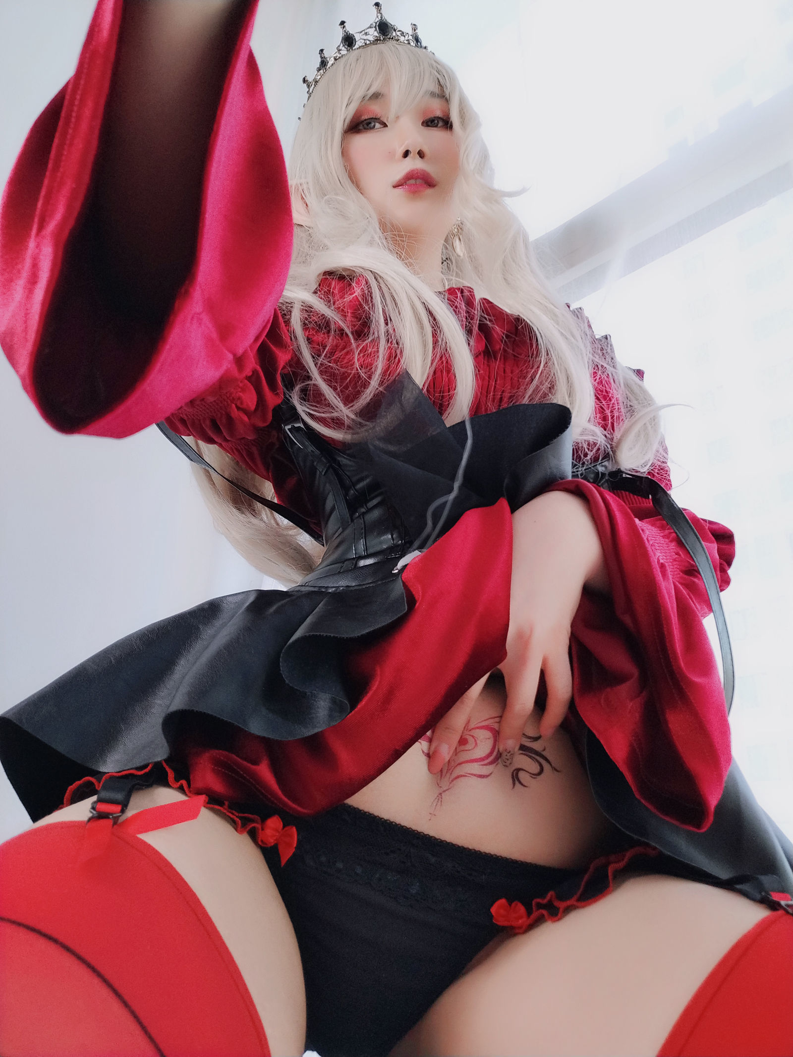 [COSPLAY] Coser小姐姐白银 – 皇家吸血鬼