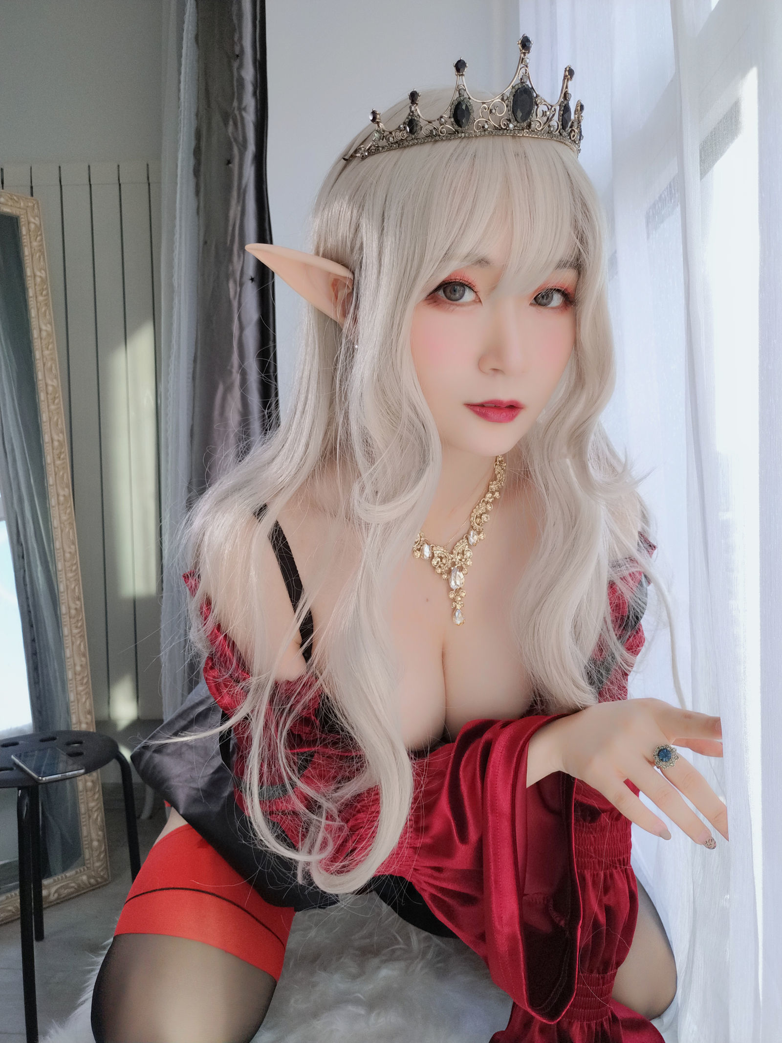 [COSPLAY] Coser小姐姐白银 – 皇家吸血鬼