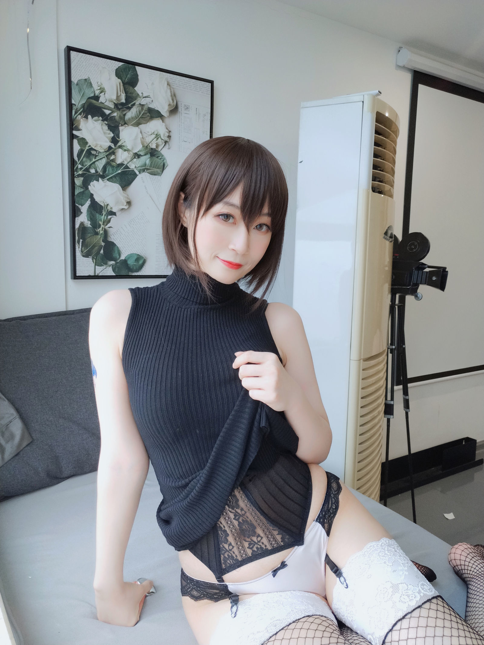 [COSPLAY] Coser小姐姐白银 – 黑色包臀裙