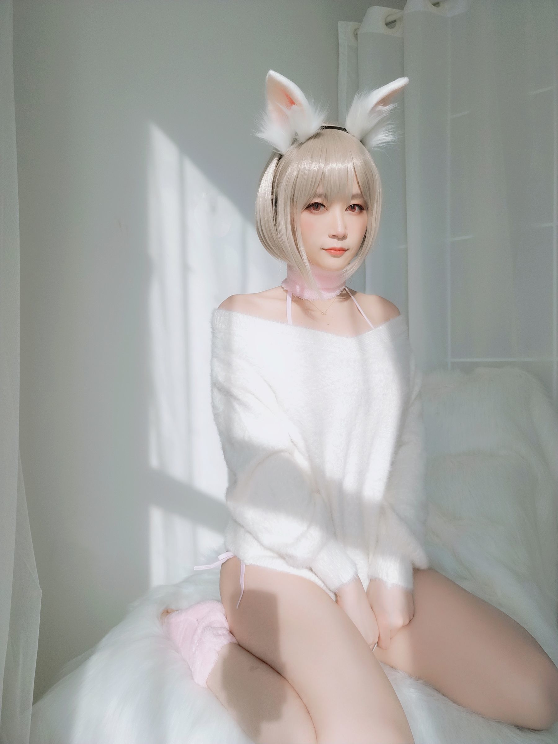 [COSPLAY] Coser小姐姐白银 – 小白兔