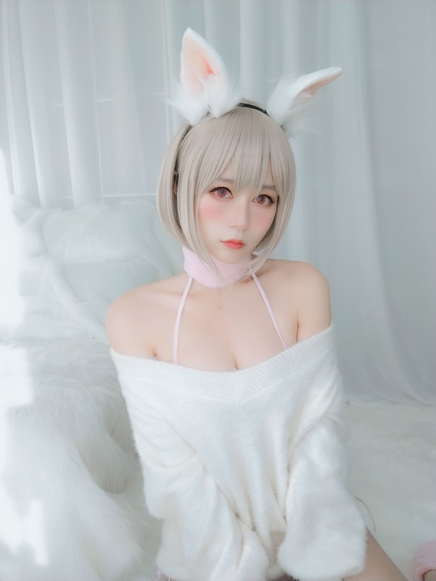 [COSPLAY] Coser小姐姐白银 – 小白兔