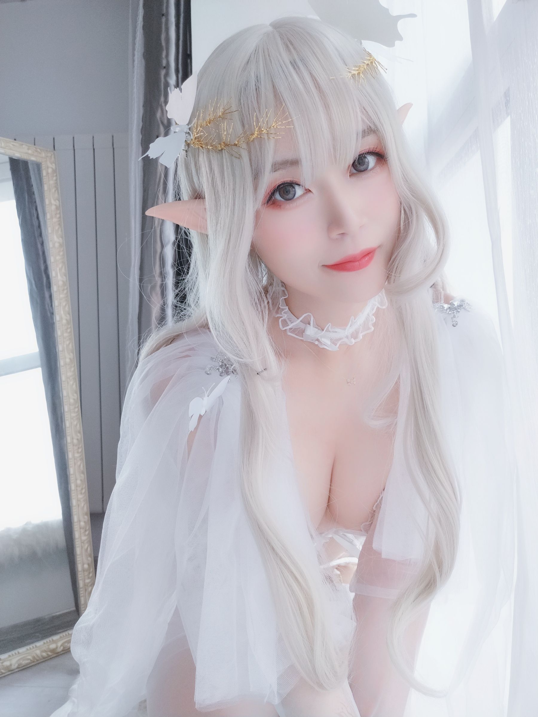 [COSPLAY] Coser小姐姐白银 – 纯白精灵