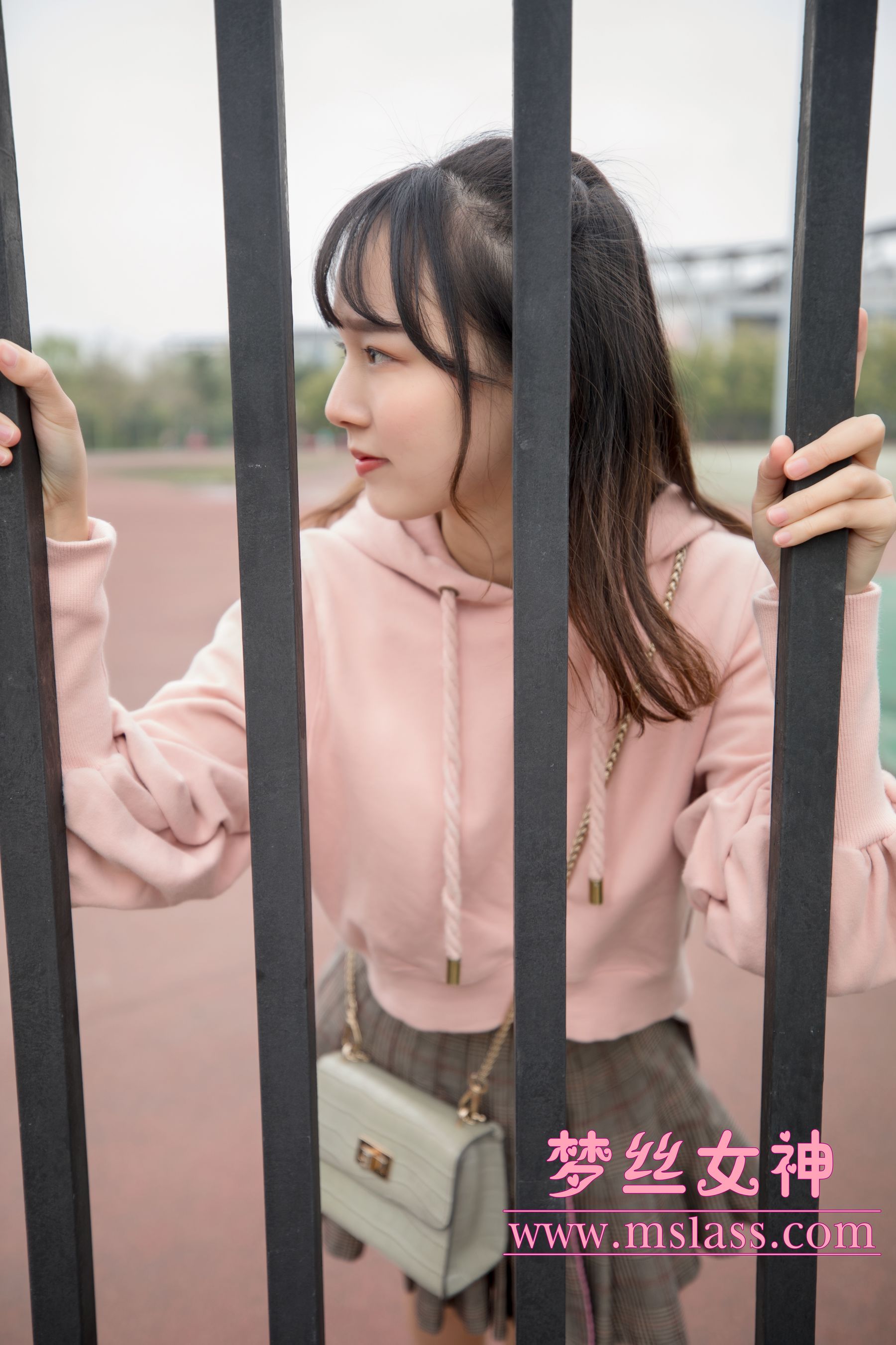 [MSLASS梦丝女神] 玥玥 操场小甜心