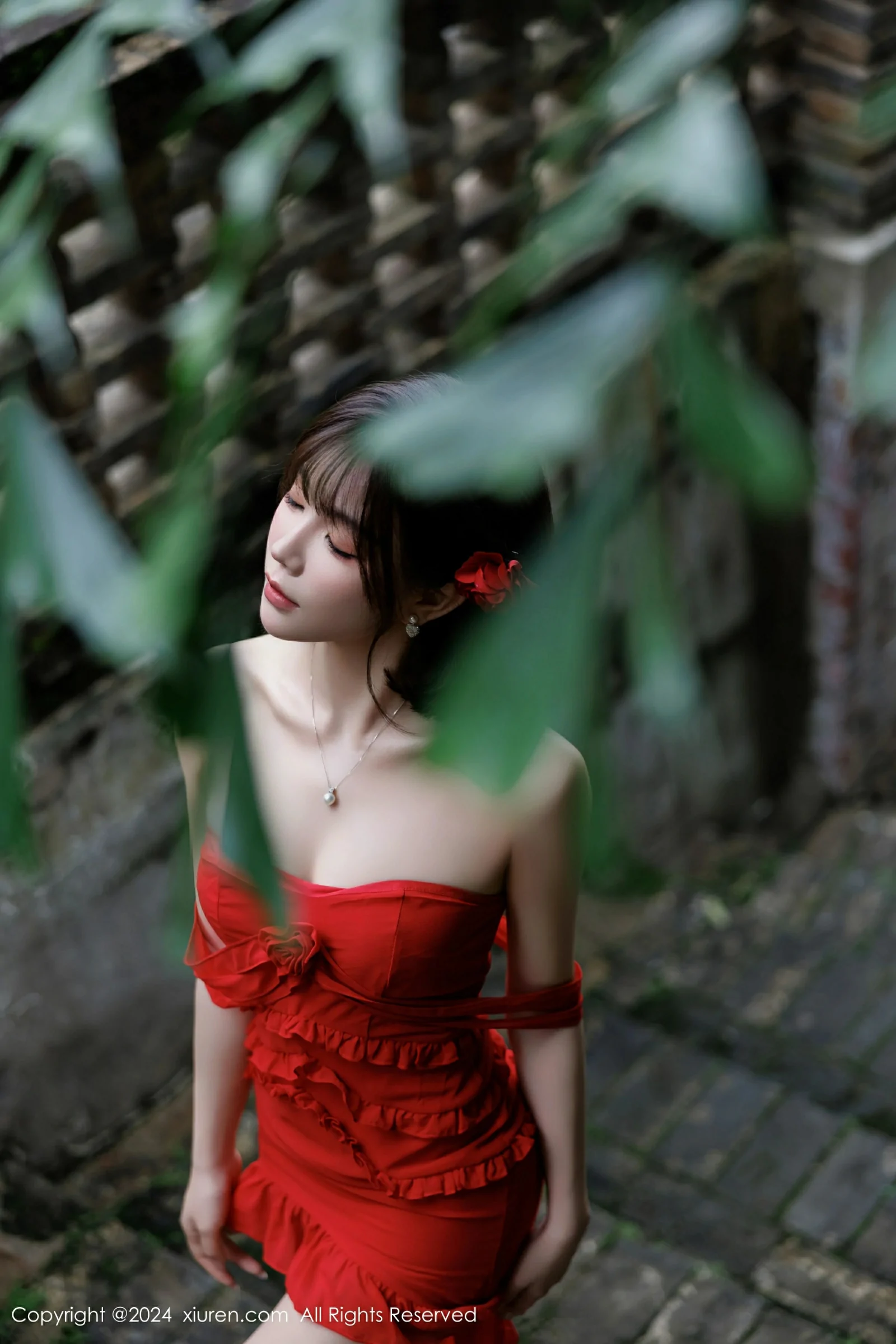 [XiuRen秀人网] 2024.11.14 No.9449 徐莉芝Booty 性感红色连衣裙 蕾丝情趣内衣 广西崇左旅拍写真 [101+1P]