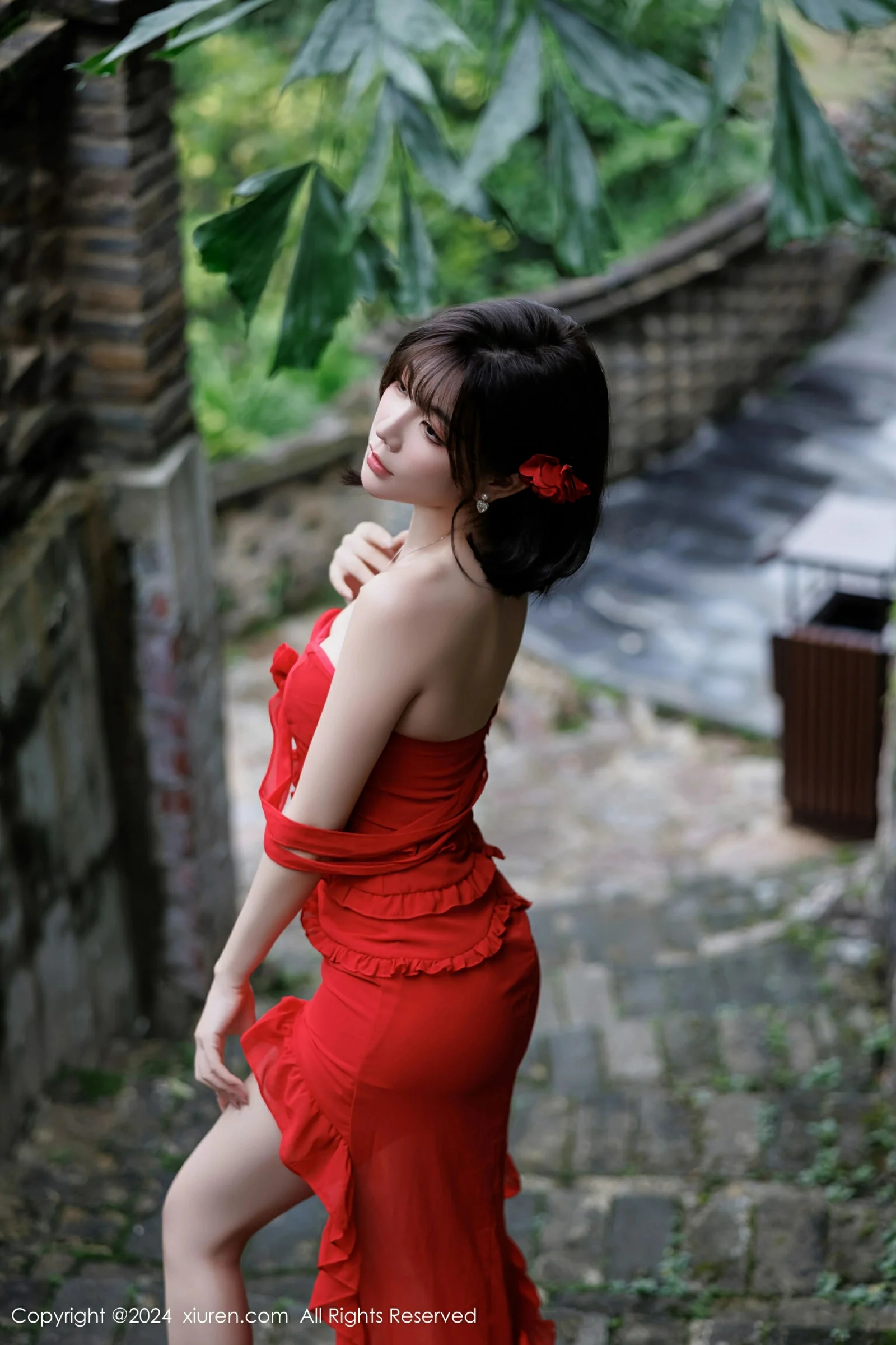 [XiuRen秀人网] 2024.11.14 No.9449 徐莉芝Booty 性感红色连衣裙 蕾丝情趣内衣 广西崇左旅拍写真 [101+1P]