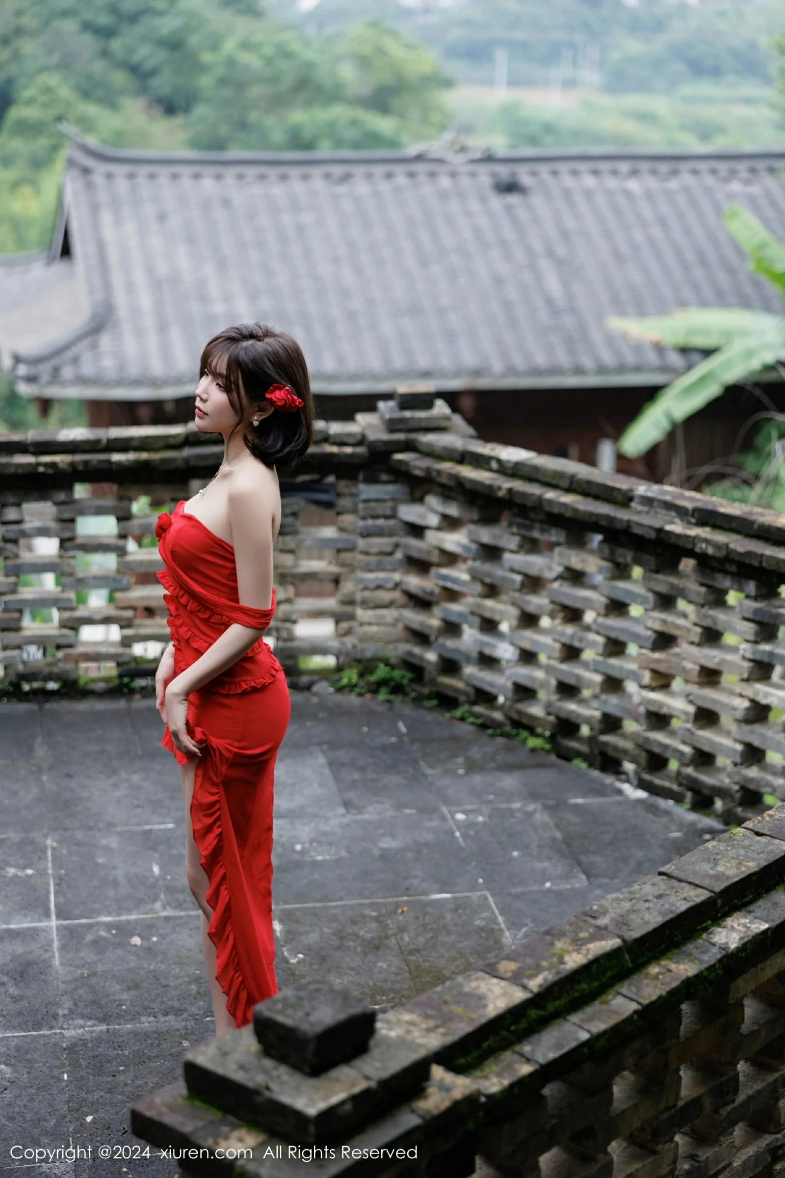 [XiuRen秀人网] 2024.11.14 No.9449 徐莉芝Booty 性感红色连衣裙 蕾丝情趣内衣 广西崇左旅拍写真 [101+1P]