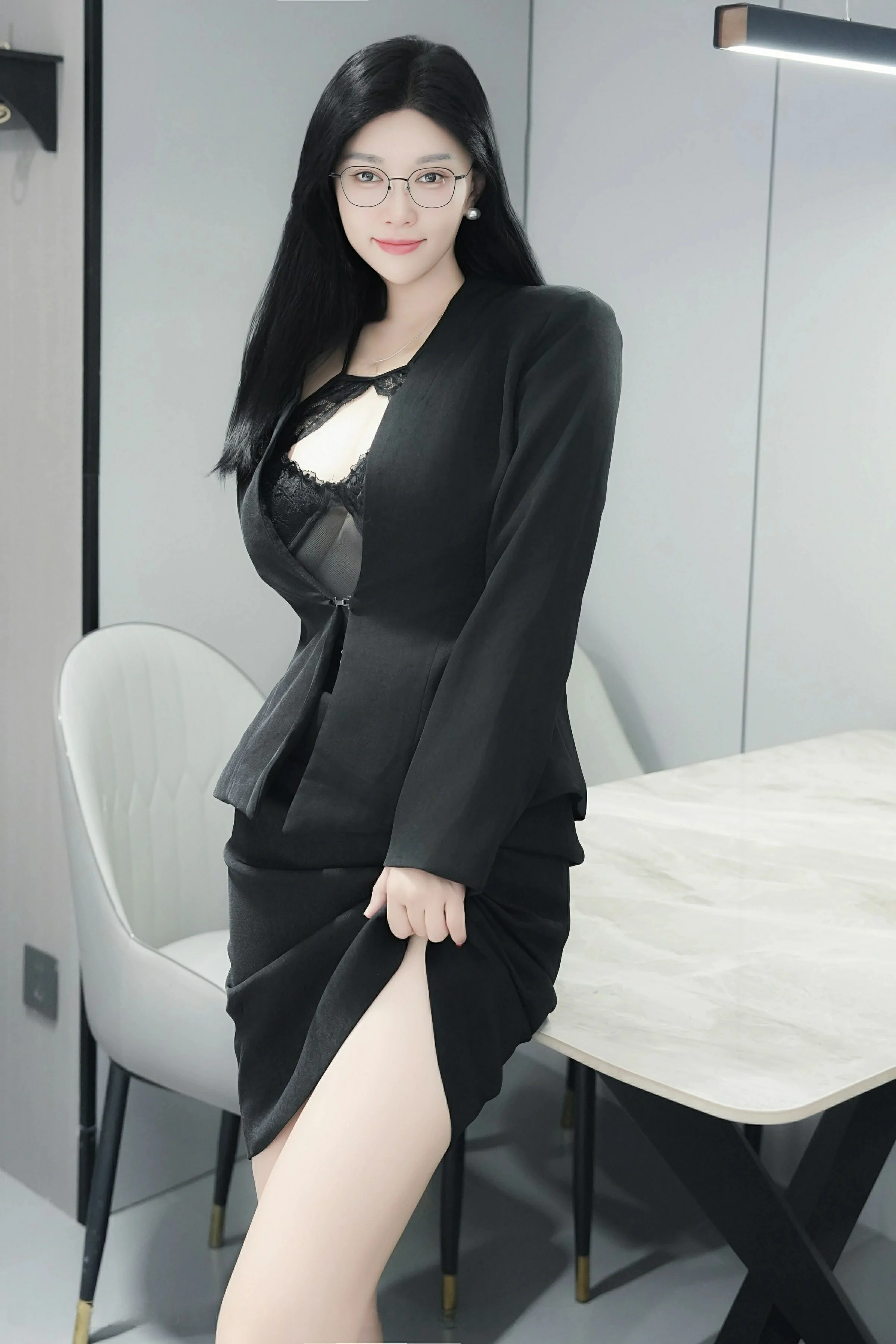 [XiuRen秀人网] 2024.12.23 No.9639 雅茹老师 黑色西服 魅惑黑丝 性感写真 [81+1P]