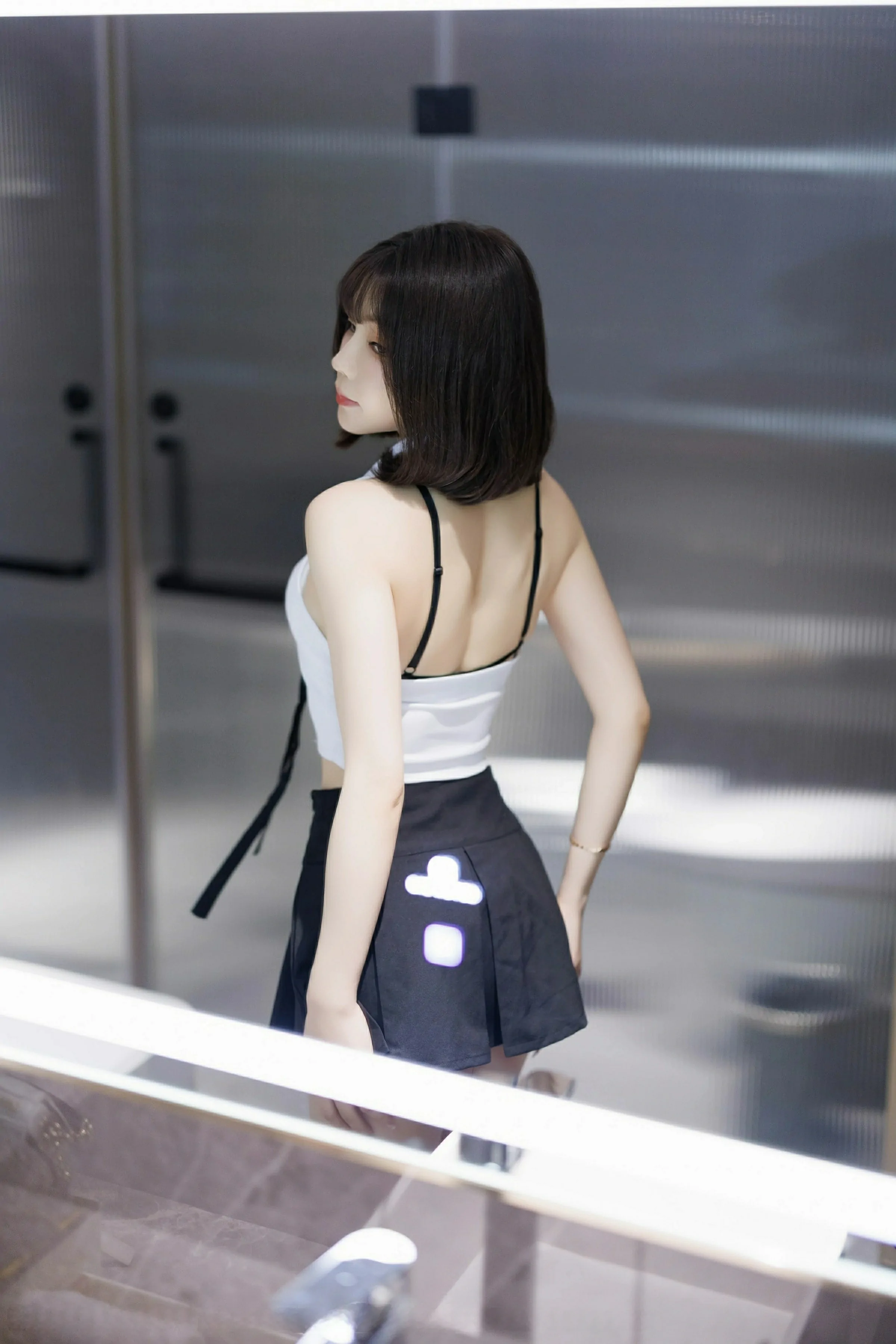 [XiuRen秀人网] 2025.03.20 No.10048 徐莉芝Booty 白色上衣 黑色短裙 性感写真 [82+1P]