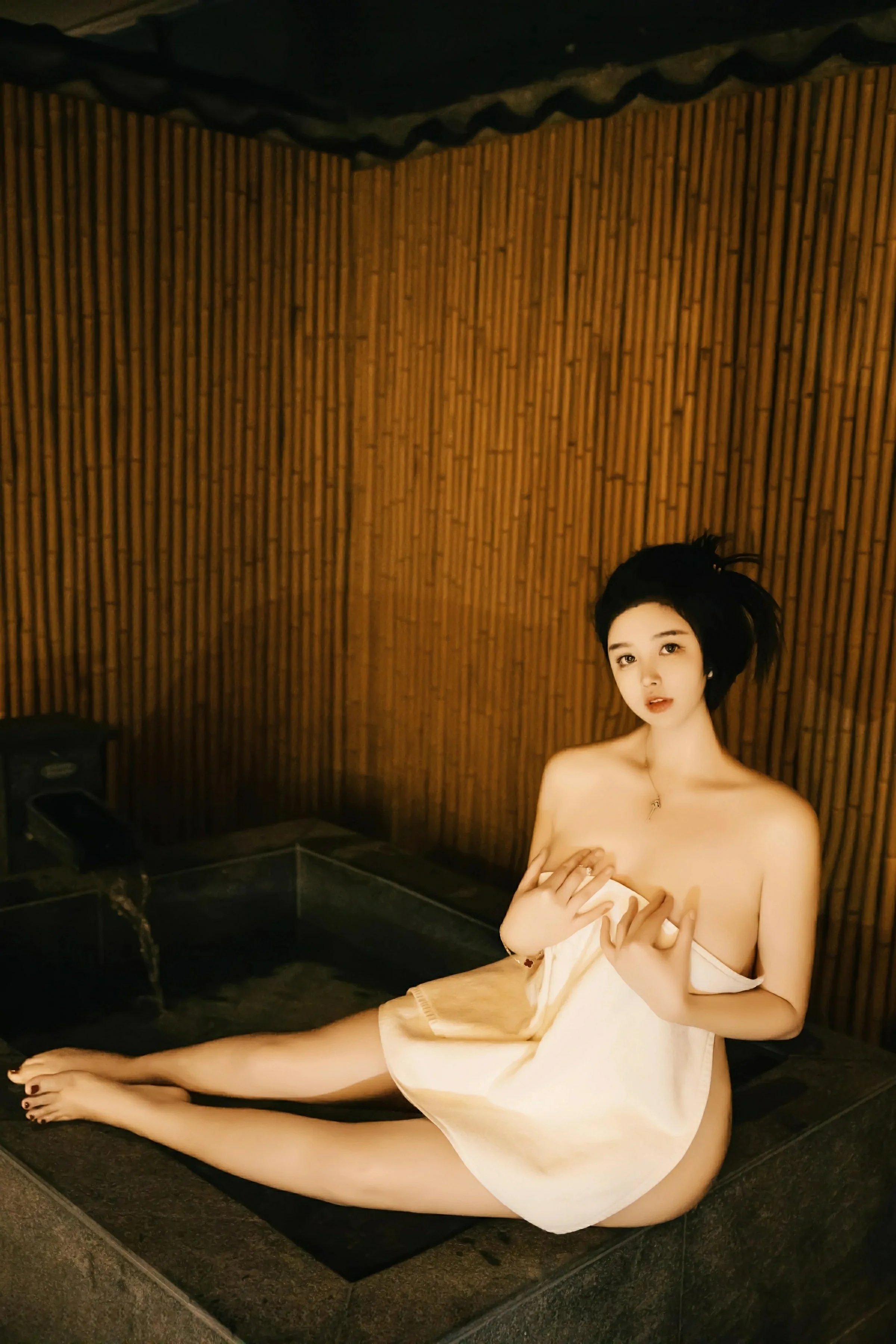 [XiuRen秀人网] 2025.03.31 No.10091 林若凡F 温泉主题拍摄 性感写真 [37+1P]