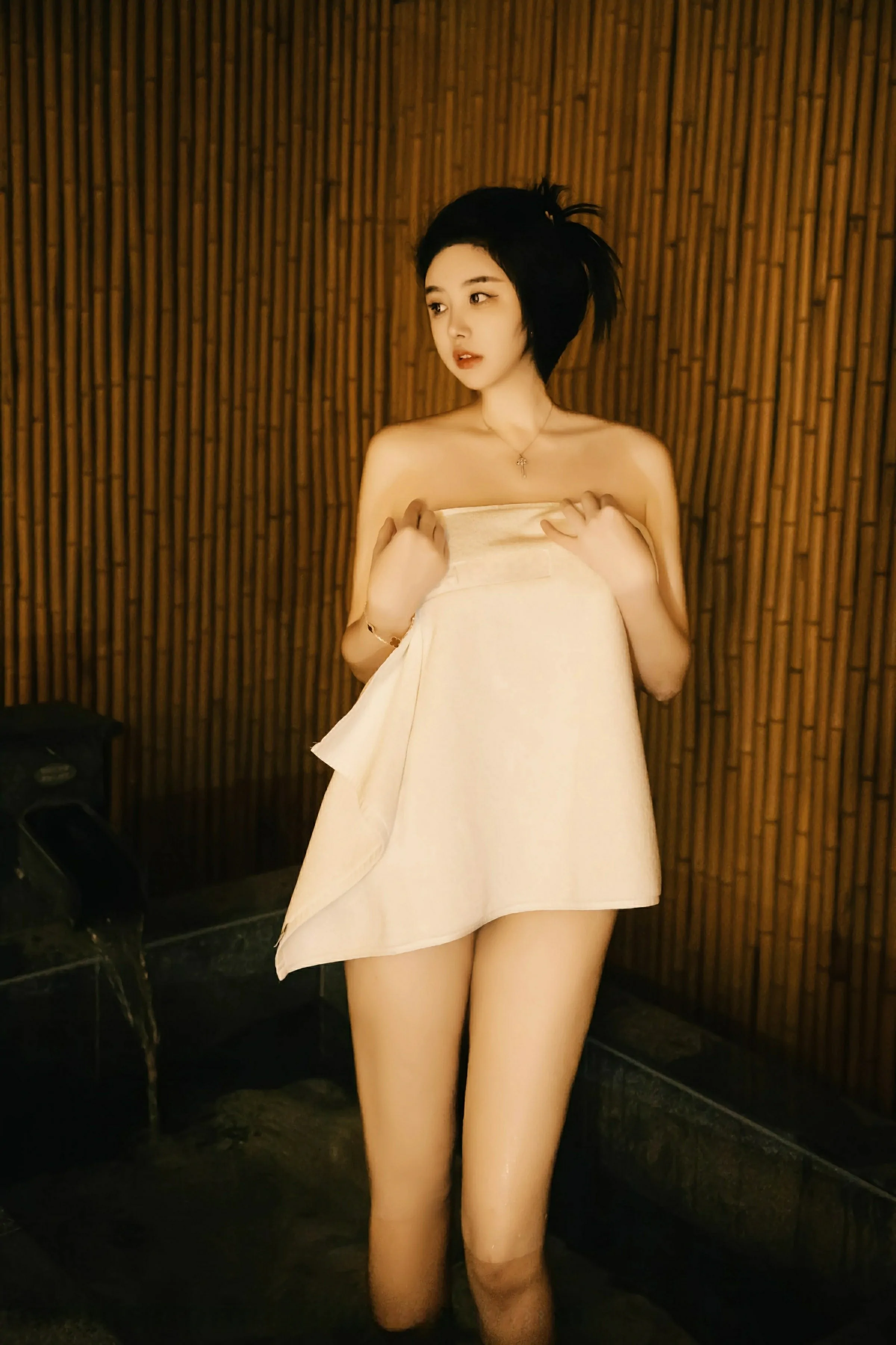 [XiuRen秀人网] 2025.03.31 No.10091 林若凡F 温泉主题拍摄 性感写真 [37+1P]