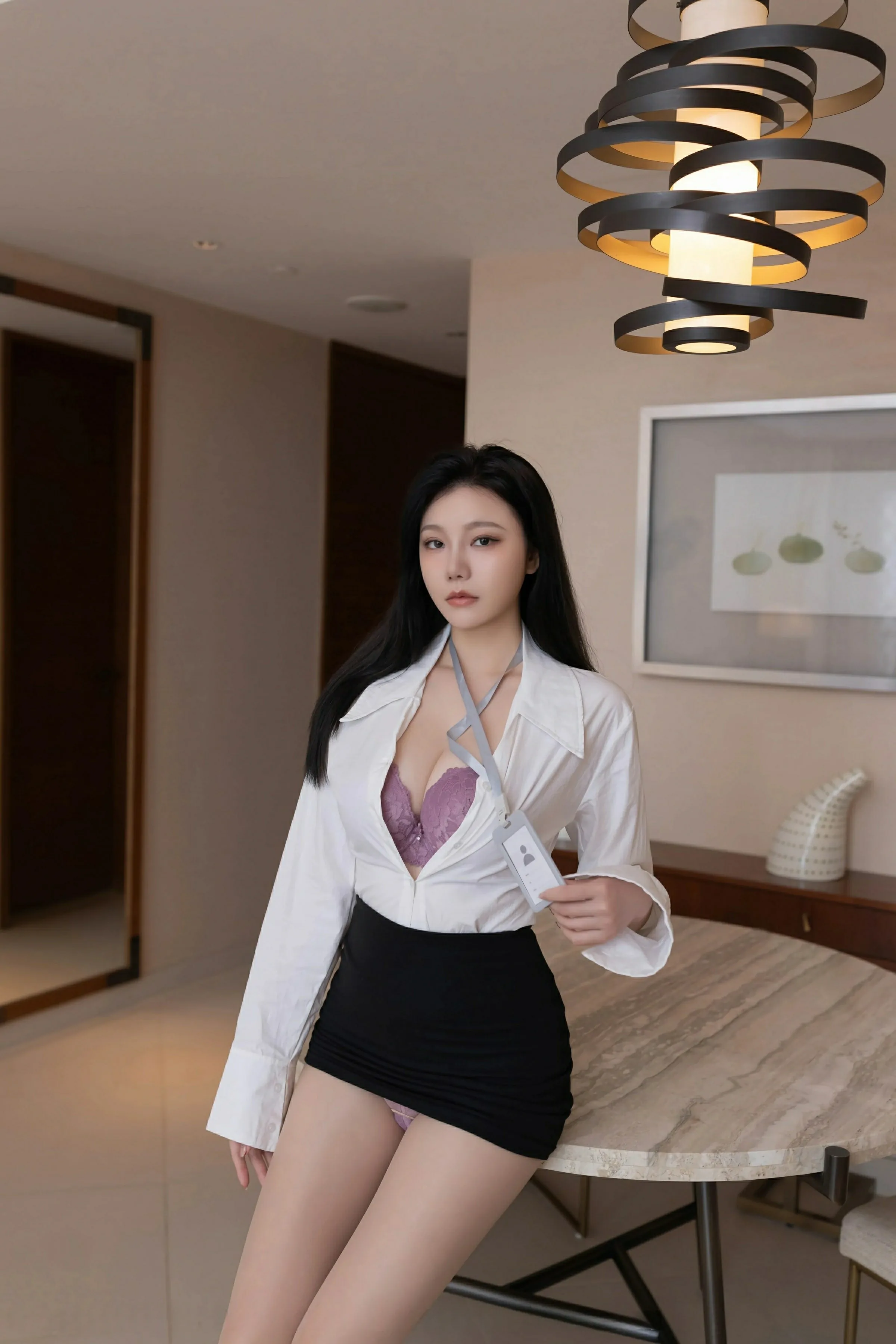 [XiuRen秀人网] 2025.04.01 No.10100 安然anran 性感OL装扮 海口旅拍写真 [82+1P]