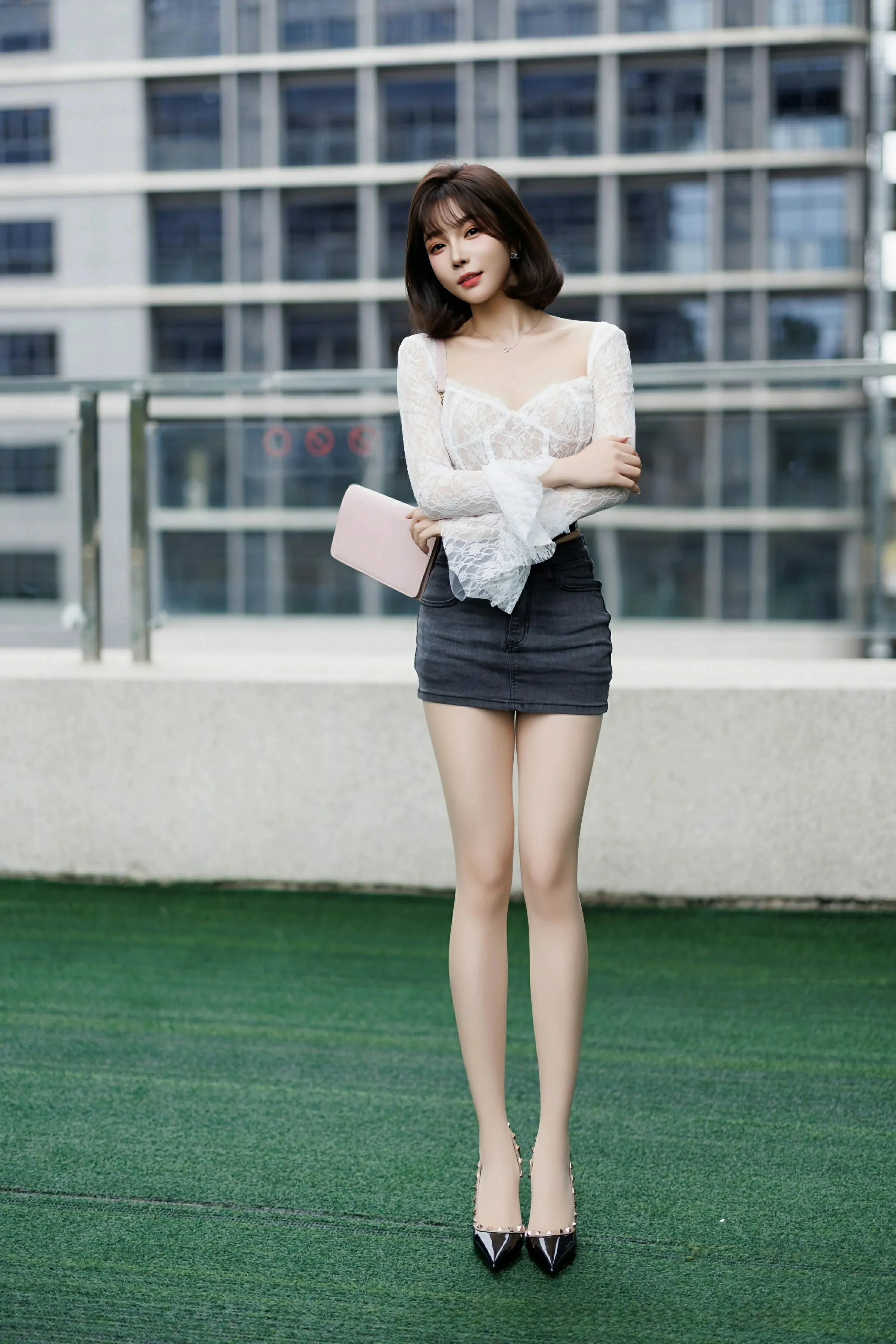 [XiuRen秀人网] 2025.04.03 No.10113 徐莉芝Booty 蓝色情趣内衣 白色丝袜 性感写真 [83+1P]