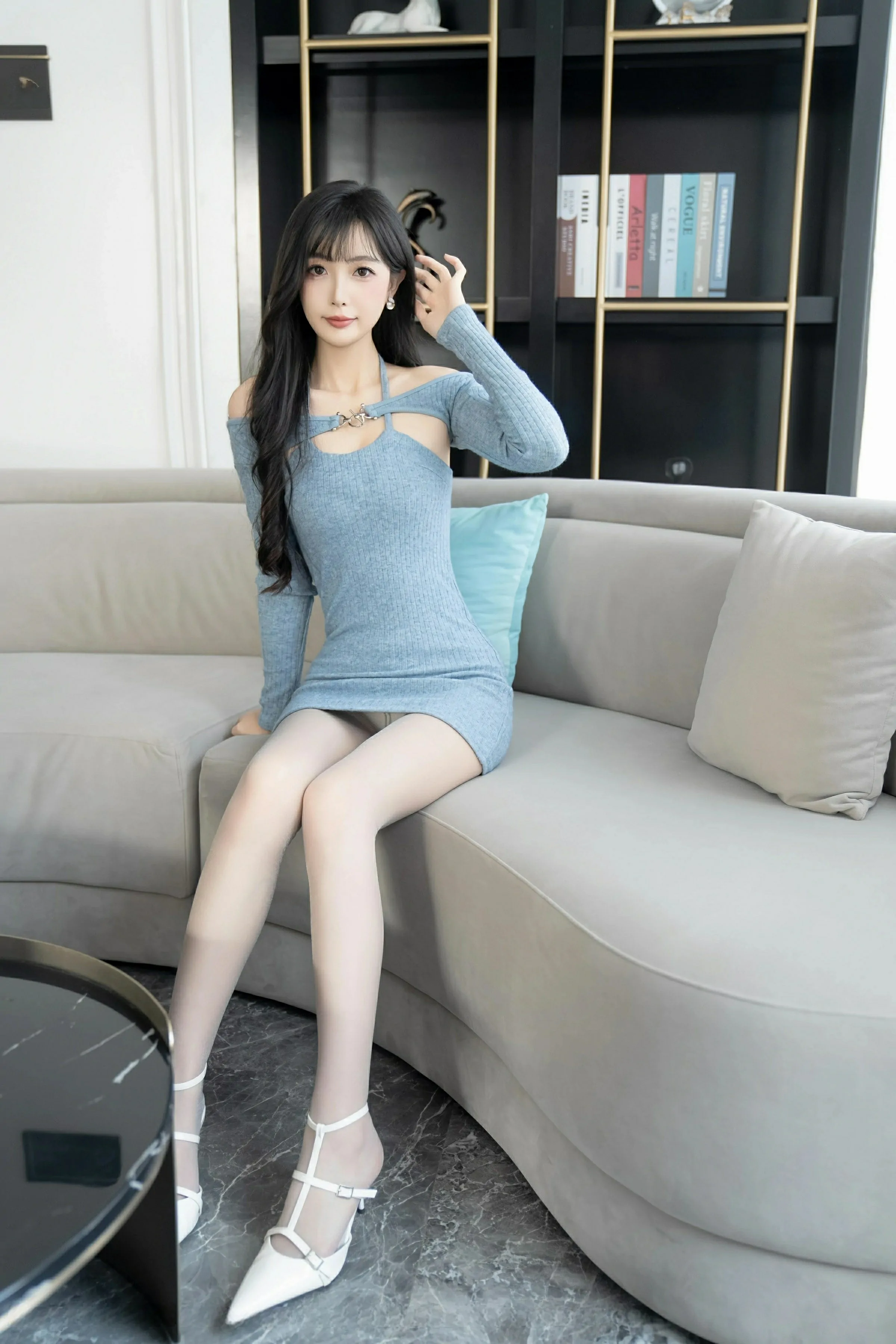 [XiuRen秀人网] 2025.04.08 No.10124 樱桃小阑子 浅蓝色连衣短裙 性感写真 [86+1P]