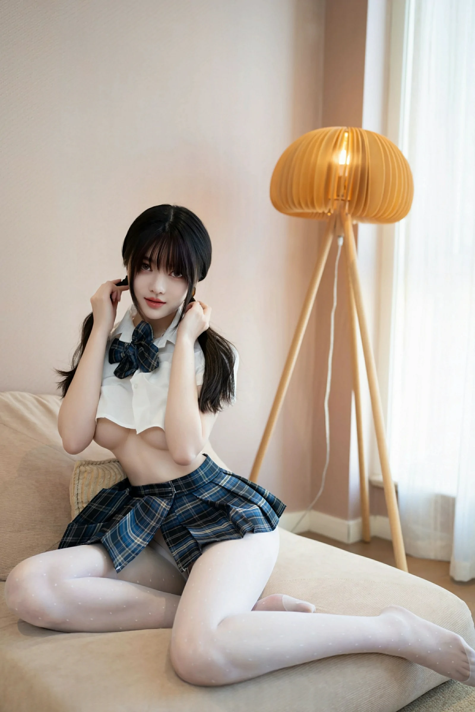 [XINGYAN星颜社] 2025.04.10 VOL.332 白露lulu 新人首套写真 性感JK制服 [65+1P]