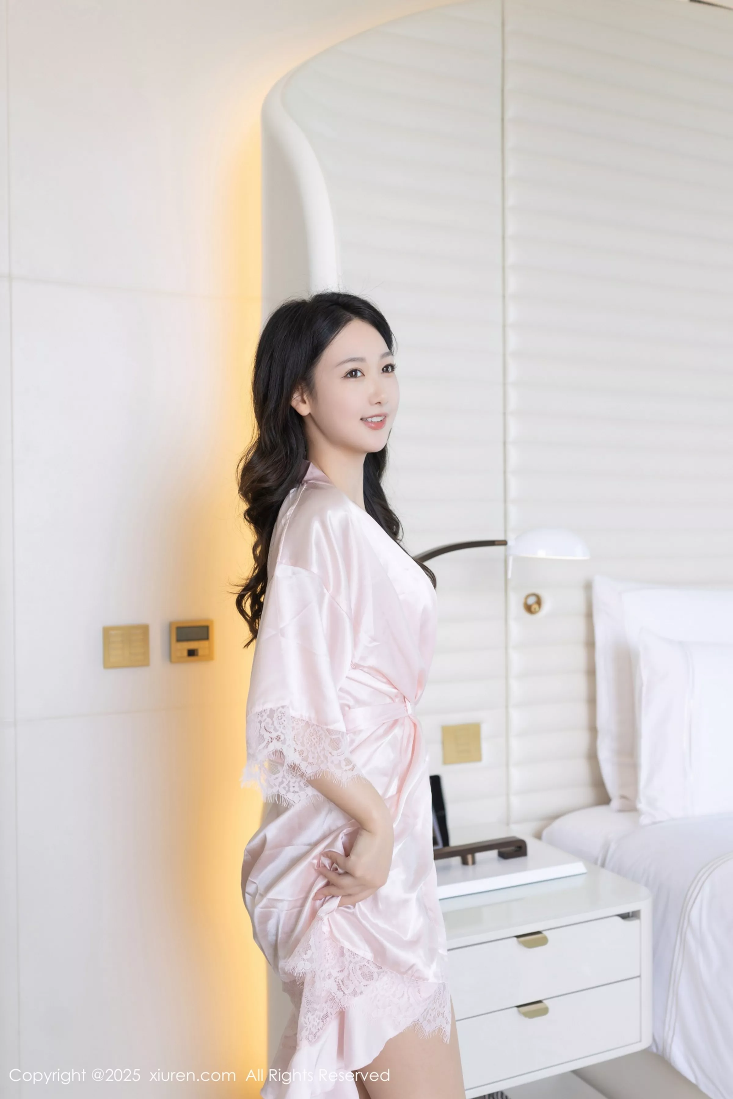 [XiuRen秀人网] 2025.04.14 No.10150 唐安琪 粉色连衣短裙 肉色丝袜 性感写真 [79+1P]