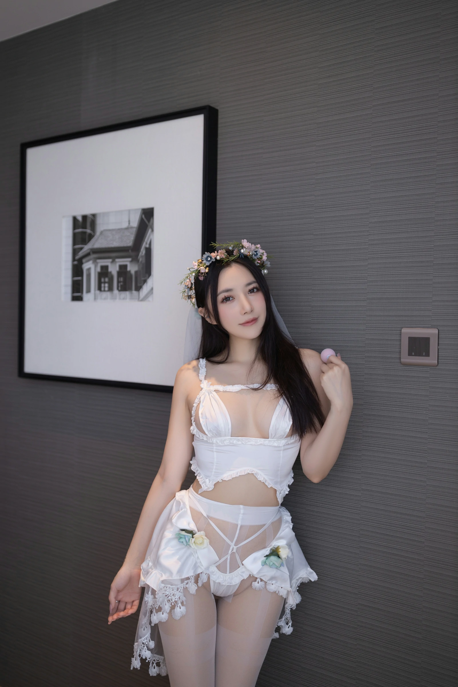 [秀人内购] 鱼子酱Fish 诱人私拍福 三月在逃公主