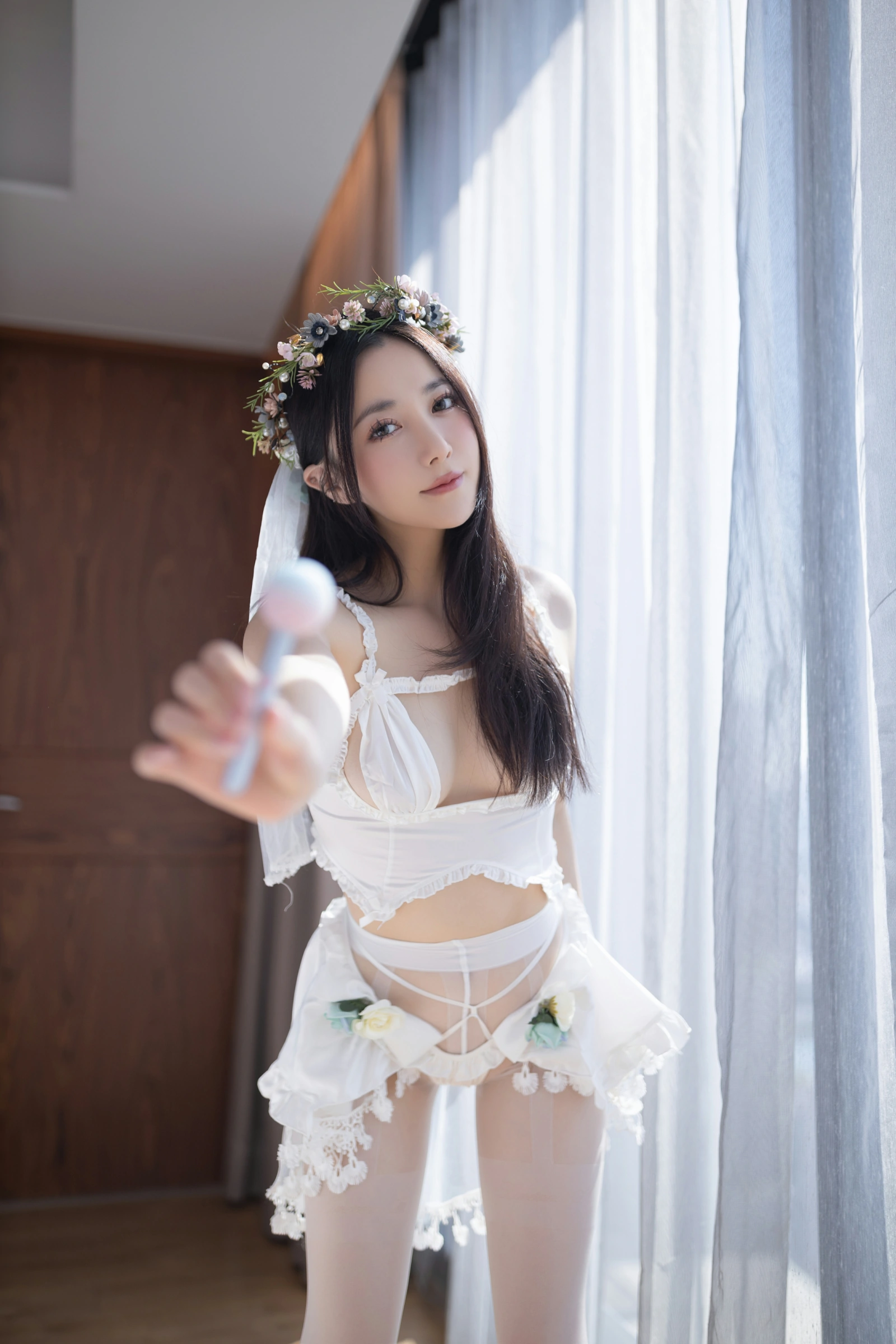 [秀人内购] 鱼子酱Fish 诱人私拍福 三月在逃公主