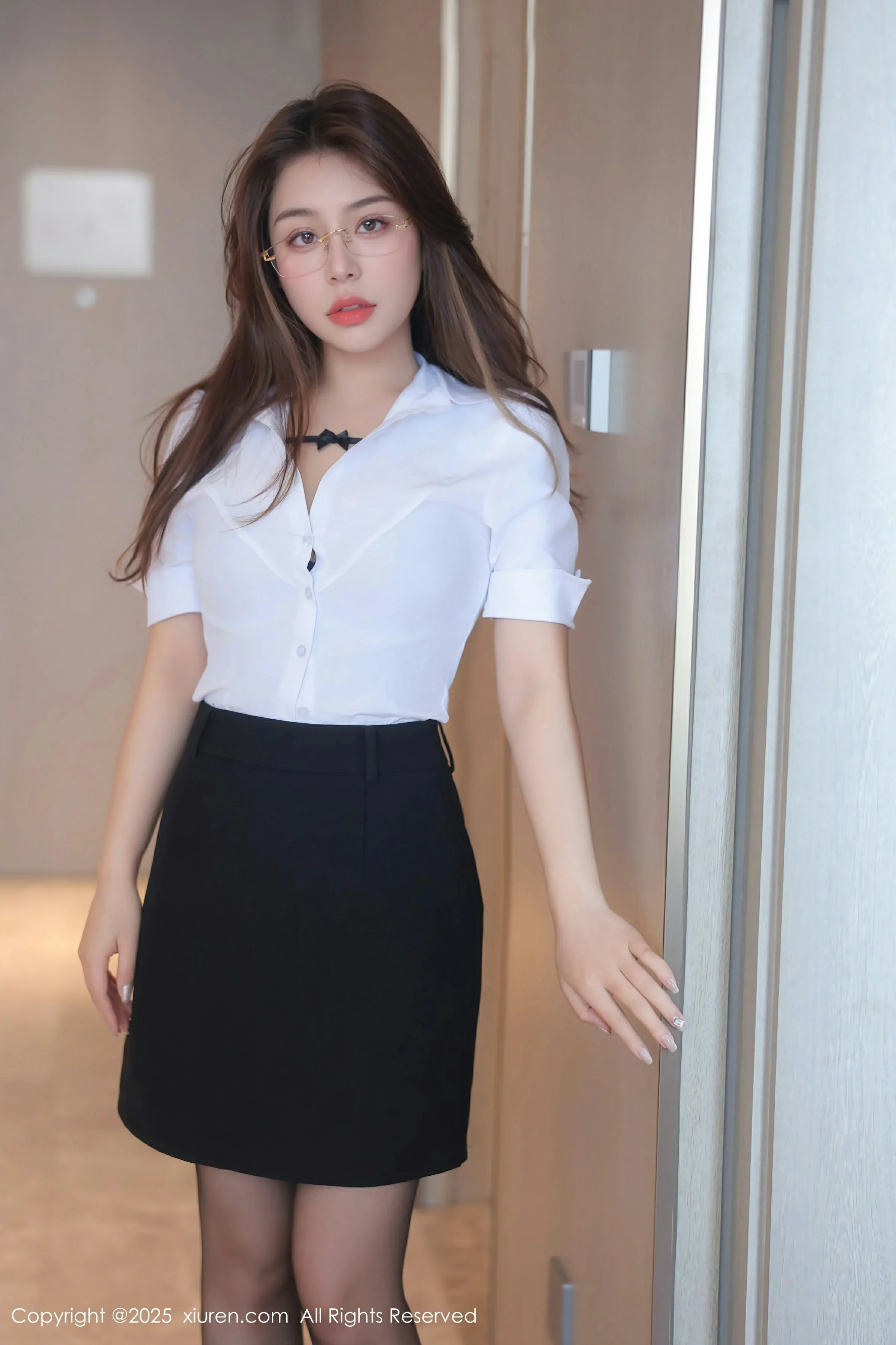 [XiuRen秀人网] 2025.04.27 No.10204 云璎珞 新人首套写真 性感白色OL服饰 [76+1P]
